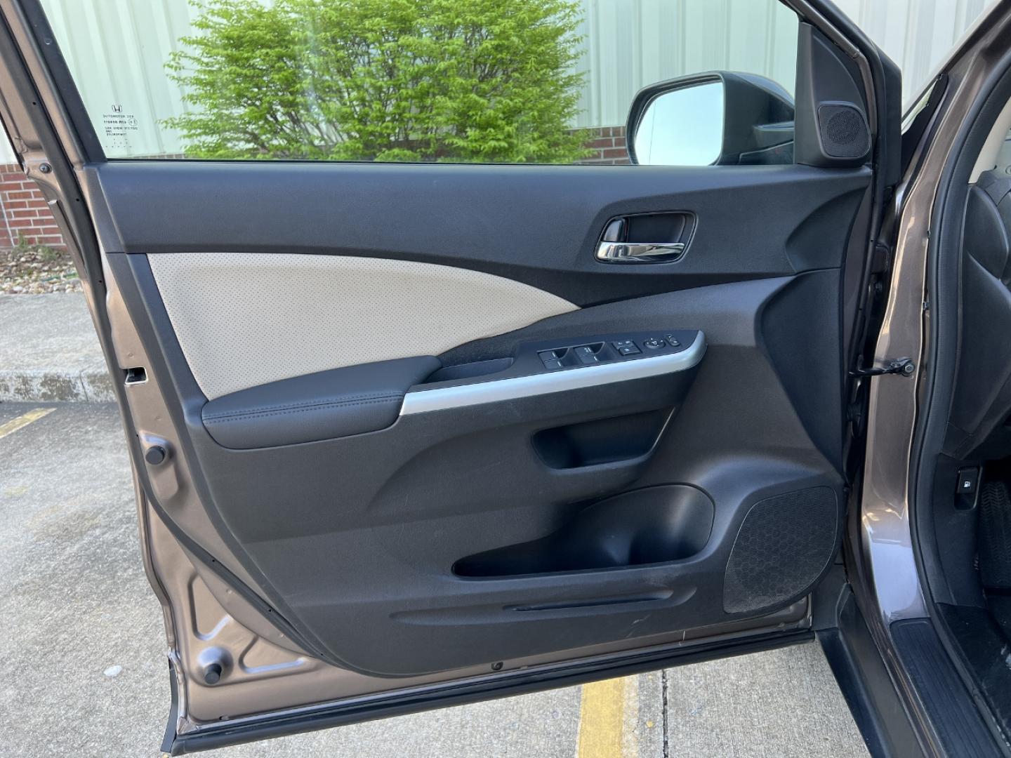 2015 BROWN /Tan Leather Honda CR-V EX-L 4WD (5J6RM4H74FL) with an 2.4L 4 Cyl. engine, Continuously Variable Transmission transmission, located at 2990 Old Orchard Rd., Jackson, MO, 63755, 37.354214, -89.612106 - 2015 Honda CR-V EX-L Local 1-Owner 186xxx miles All Wheel Drive 2.4L 4 Cyl. Automatic Leather Backup Camera Power Driver Seat Heated Seats Sunroof Cruise Power Windows/Locks/Mirrors We have financing available and we accept trades! Fill out a credit application on our website or come by - Photo#14