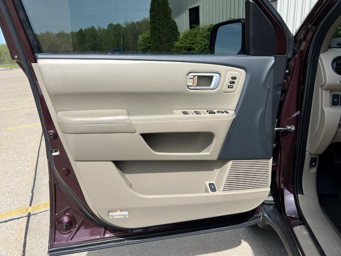 2015 MAROON /Tan Leather Honda Pilot Touring 2WD (5FNYF3H94FB) with an 3.5L V6 engine, Automatic transmission, located at 2990 Old Orchard Rd., Jackson, MO, 63755, 37.354214, -89.612106 - 2015 Honda Pilot Touring 145xxx miles Front Wheel Drive 3.5L V6 Automatic Leather 3rd Row Rear Entertainment Navigation Power/Heated Seats Bluetooth Cruise Power Windows/Locks/Mirrors We have financing available and we accept trades! Fill out a credit application on our website or come - Photo#15