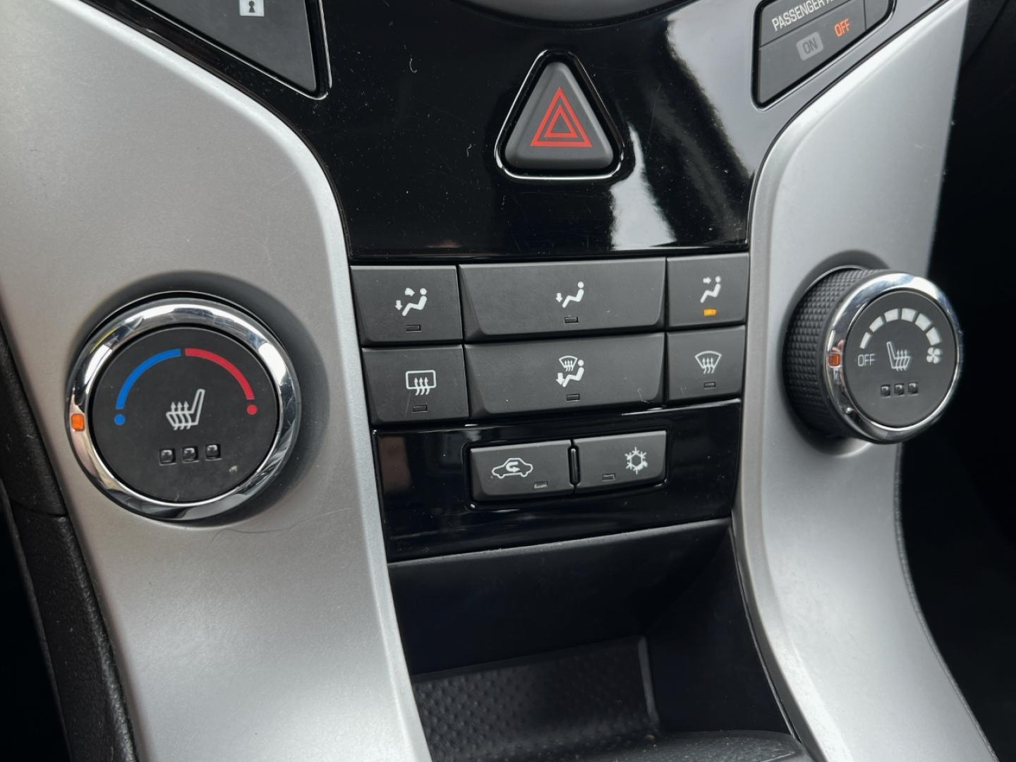 2014 WHITE /Black Leather Chevrolet Cruze LT (1G1PE5SB4E7) with an 1.4L 4 Cyl. TURBO engine, Automatic transmission, located at 506 S. Kingshighway, Cape Girardeau, MO, 63703, (573) 235-5000, 37.294994, -89.556206 - 2014 Chevrolet Cruze LT 185xxx miles Front Wheel Drive 1.4L 4 Cyl. Automatic Leather Power Driver Seat Heated Seats Sunroof Bluetooth Remote Start Cruise Power Windows/Locks/Mirrors We have financing available and we accept trades! Fill out a credit application on our website or come by - Photo#2