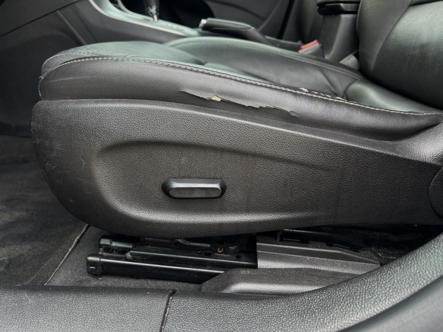 2014 WHITE /Black Leather Chevrolet Cruze LT (1G1PE5SB4E7) with an 1.4L 4 Cyl. TURBO engine, Automatic transmission, located at 506 S. Kingshighway, Cape Girardeau, MO, 63703, (573) 235-5000, 37.294994, -89.556206 - 2014 Chevrolet Cruze LT 185xxx miles Front Wheel Drive 1.4L 4 Cyl. Automatic Leather Power Driver Seat Heated Seats Sunroof Bluetooth Remote Start Cruise Power Windows/Locks/Mirrors We have financing available and we accept trades! Fill out a credit application on our website or come by - Photo#4