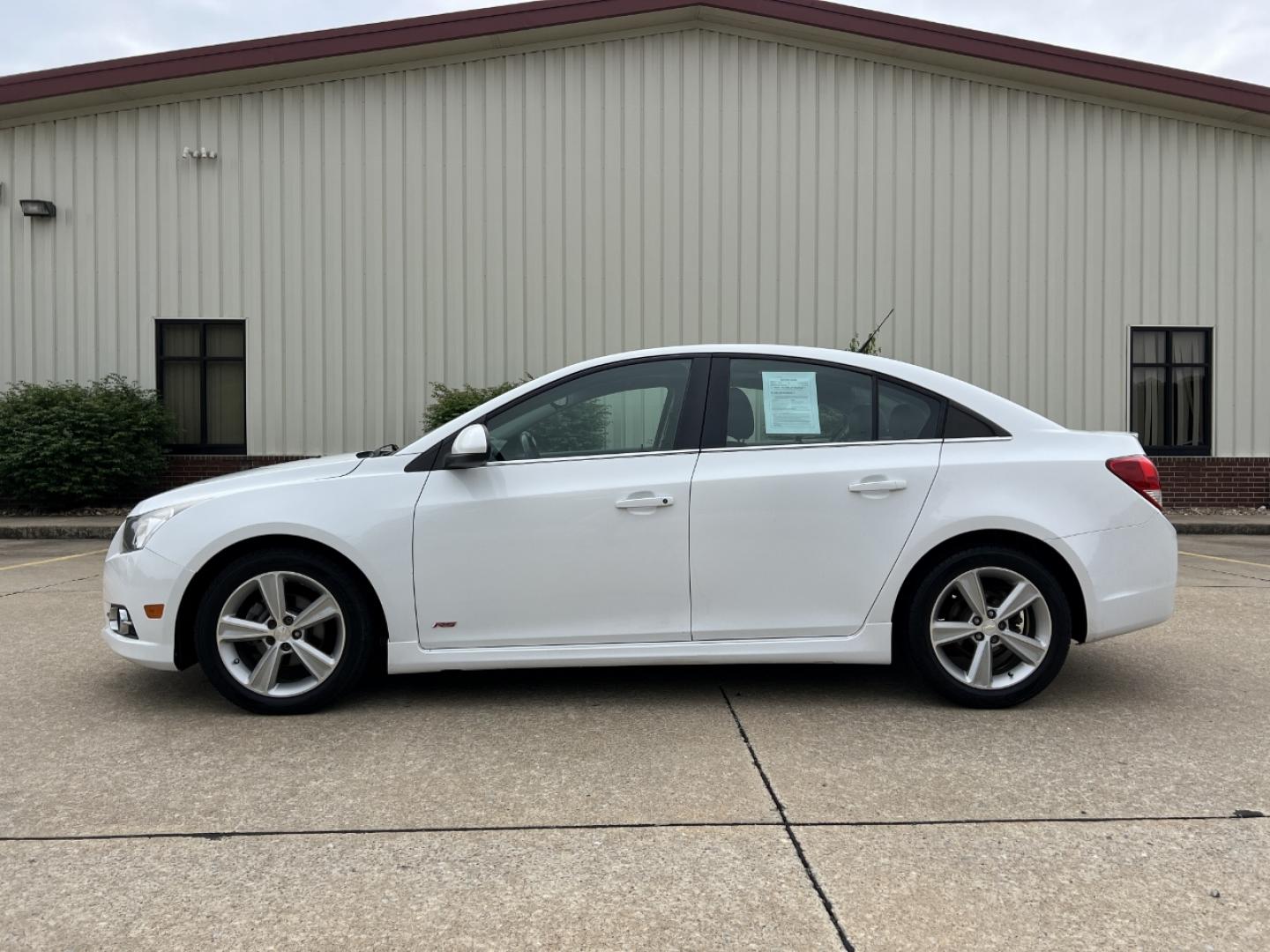 2014 WHITE /Black Leather Chevrolet Cruze LT (1G1PE5SB4E7) with an 1.4L 4 Cyl. TURBO engine, Automatic transmission, located at 506 S. Kingshighway, Cape Girardeau, MO, 63703, (573) 235-5000, 37.294994, -89.556206 - 2014 Chevrolet Cruze LT 185xxx miles Front Wheel Drive 1.4L 4 Cyl. Automatic Leather Power Driver Seat Heated Seats Sunroof Bluetooth Remote Start Cruise Power Windows/Locks/Mirrors We have financing available and we accept trades! Fill out a credit application on our website or come by - Photo#7