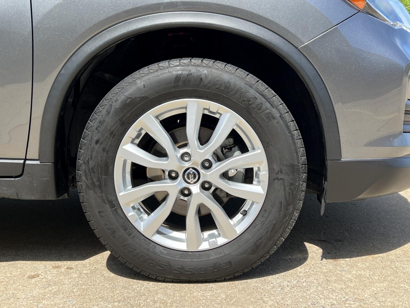 2020 GRAY /Black Cloth Nissan Rogue SV 2WD (JN8AT2MTXLW) with an 2.5L 4 Cyl. engine, CVT transmission, located at 2990 Old Orchard Rd., Jackson, MO, 63755, 37.354214, -89.612106 - 2020 Nissan Rogue SV 76xxx miles Front Wheel Drive 2.5L 4 Cyl. Automatic Backup Camera Power Driver Seat Heated Seats Bluetooth Remote Start Cruise Power Windows/Locks/Mirrors We have financing available and we accept trades! Fill out a credit application on our website or come by today! - Photo#40
