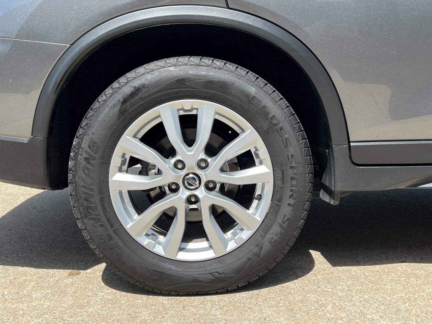 2020 GRAY /Black Cloth Nissan Rogue SV 2WD (JN8AT2MTXLW) with an 2.5L 4 Cyl. engine, CVT transmission, located at 2990 Old Orchard Rd., Jackson, MO, 63755, 37.354214, -89.612106 - 2020 Nissan Rogue SV 76xxx miles Front Wheel Drive 2.5L 4 Cyl. Automatic Backup Camera Power Driver Seat Heated Seats Bluetooth Remote Start Cruise Power Windows/Locks/Mirrors We have financing available and we accept trades! Fill out a credit application on our website or come by today! - Photo#39