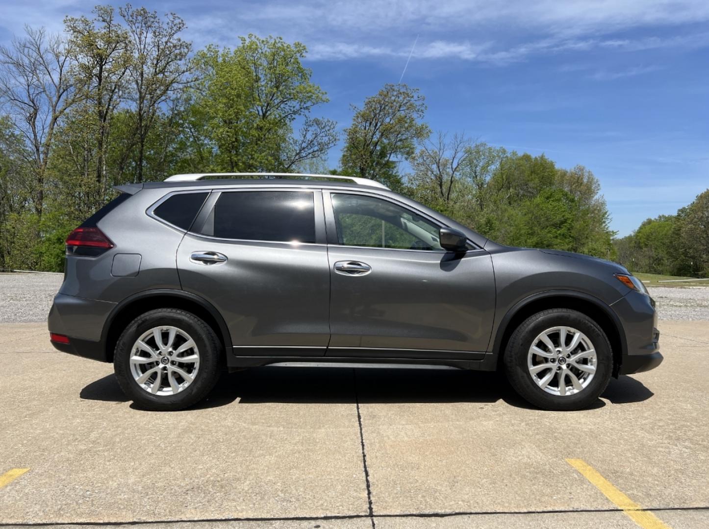 2020 GRAY /Black Cloth Nissan Rogue SV 2WD (JN8AT2MTXLW) with an 2.5L 4 Cyl. engine, CVT transmission, located at 2990 Old Orchard Rd., Jackson, MO, 63755, 37.354214, -89.612106 - 2020 Nissan Rogue SV 76xxx miles Front Wheel Drive 2.5L 4 Cyl. Automatic Backup Camera Power Driver Seat Heated Seats Bluetooth Remote Start Cruise Power Windows/Locks/Mirrors We have financing available and we accept trades! Fill out a credit application on our website or come by today! - Photo#8