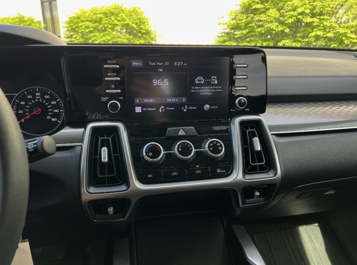 2022 WHITE /Black Cloth Kia Sorento LX 2WD (5XYRG4LCXNG) with an 2.4L 4 Cyl. engine, Automatic transmission, located at 2990 Old Orchard Rd., Jackson, MO, 63755, 37.354214, -89.612106 - 2022 Kia Sorento LX 64xxx miles Front Wheel Drive 2.5L 4 Cyl. Automatic 3rd Row Backup Camera Bluetooth Cruise Power Windows/Locks/Mirrors We have financing available and we accept trades! Fill out a credit application on our website or come by today! If you have any questions, give us a - Photo#22