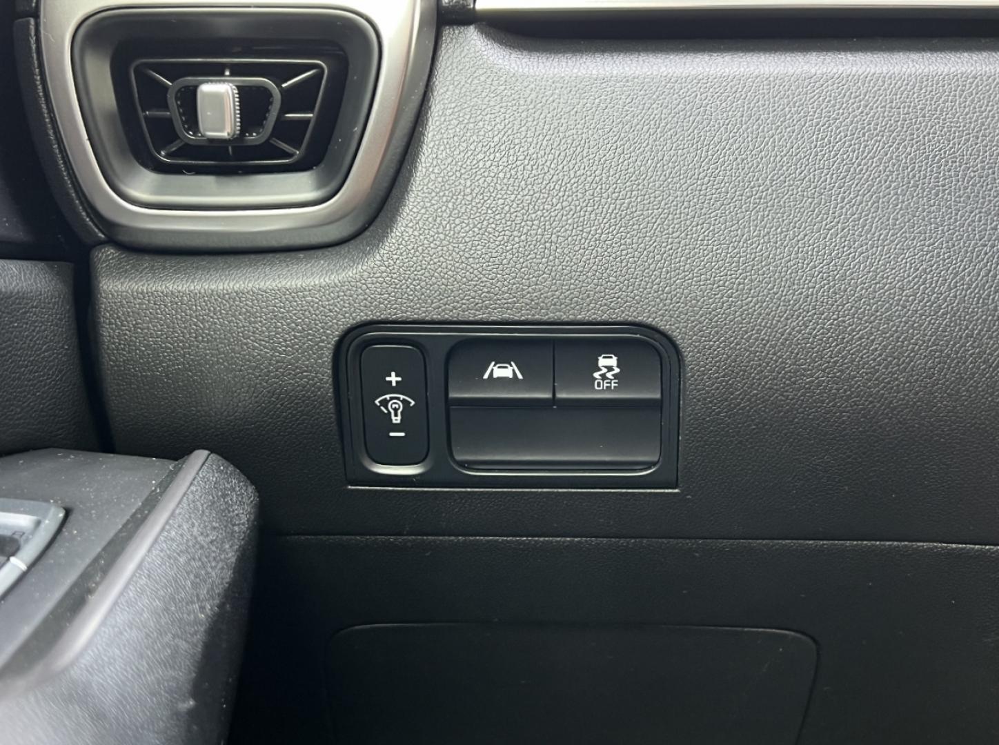 2022 WHITE /Black Cloth Kia Sorento LX 2WD (5XYRG4LCXNG) with an 2.4L 4 Cyl. engine, Automatic transmission, located at 2990 Old Orchard Rd., Jackson, MO, 63755, 37.354214, -89.612106 - 2022 Kia Sorento LX 64xxx miles Front Wheel Drive 2.5L 4 Cyl. Automatic 3rd Row Backup Camera Bluetooth Cruise Power Windows/Locks/Mirrors We have financing available and we accept trades! Fill out a credit application on our website or come by today! If you have any questions, give us a - Photo#27