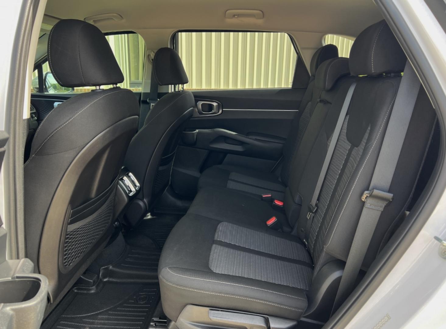 2022 WHITE /Black Cloth Kia Sorento LX 2WD (5XYRG4LCXNG) with an 2.4L 4 Cyl. engine, Automatic transmission, located at 2990 Old Orchard Rd., Jackson, MO, 63755, 37.354214, -89.612106 - 2022 Kia Sorento LX 64xxx miles Front Wheel Drive 2.5L 4 Cyl. Automatic 3rd Row Backup Camera Bluetooth Cruise Power Windows/Locks/Mirrors We have financing available and we accept trades! Fill out a credit application on our website or come by today! If you have any questions, give us a - Photo#14