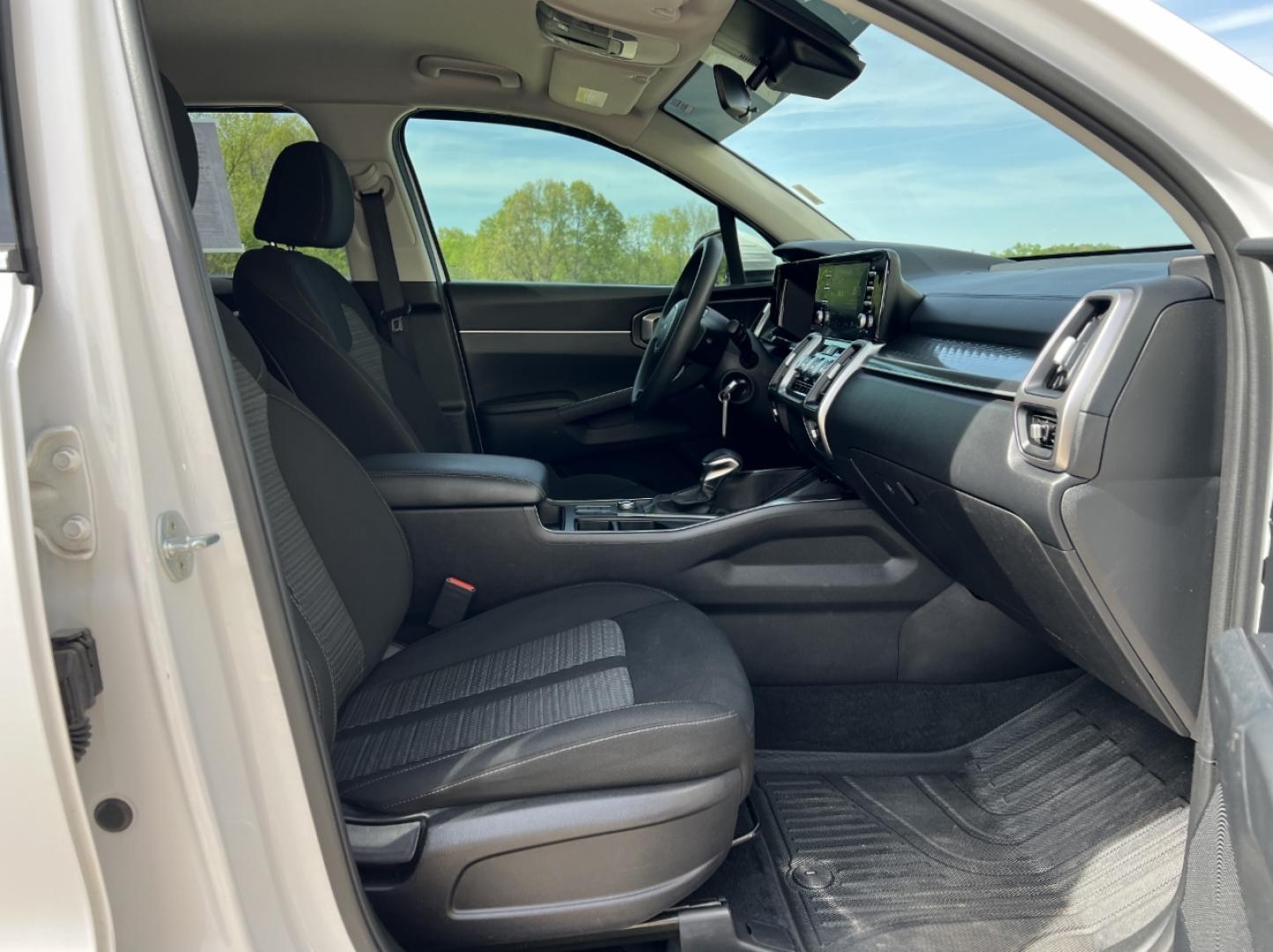 2022 WHITE /Black Cloth Kia Sorento LX 2WD (5XYRG4LCXNG) with an 2.4L 4 Cyl. engine, Automatic transmission, located at 2990 Old Orchard Rd., Jackson, MO, 63755, 37.354214, -89.612106 - 2022 Kia Sorento LX 64xxx miles Front Wheel Drive 2.5L 4 Cyl. Automatic 3rd Row Backup Camera Bluetooth Cruise Power Windows/Locks/Mirrors We have financing available and we accept trades! Fill out a credit application on our website or come by today! If you have any questions, give us a - Photo#13