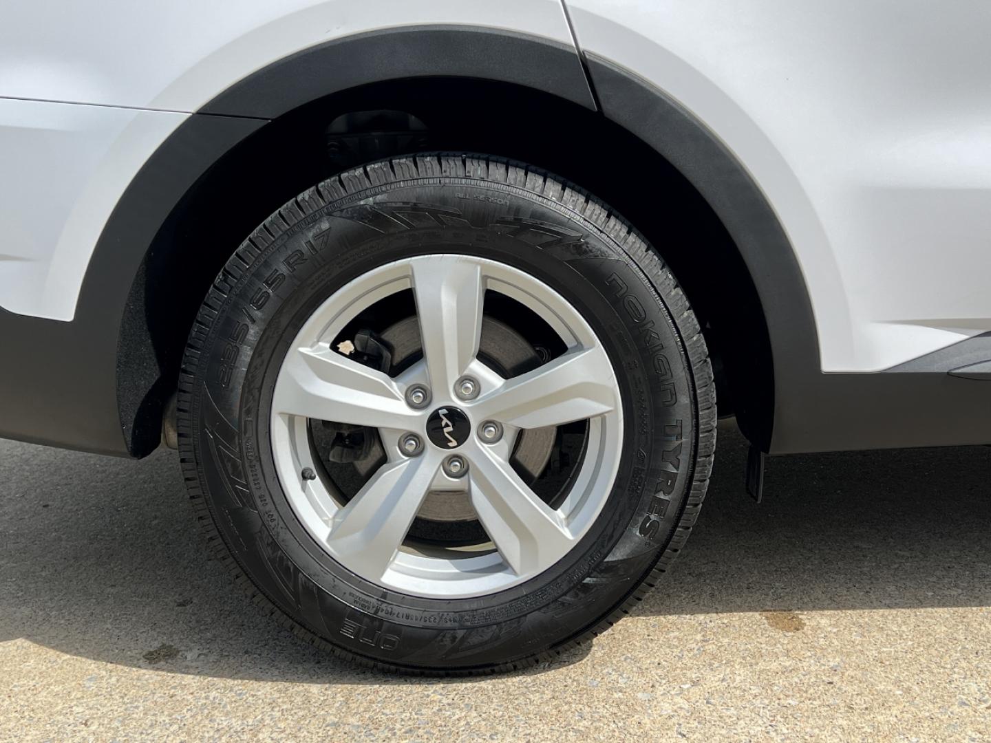 2022 WHITE /Black Cloth Kia Sorento LX 2WD (5XYRG4LCXNG) with an 2.4L 4 Cyl. engine, Automatic transmission, located at 2990 Old Orchard Rd., Jackson, MO, 63755, 37.354214, -89.612106 - 2022 Kia Sorento LX 64xxx miles Front Wheel Drive 2.5L 4 Cyl. Automatic 3rd Row Backup Camera Bluetooth Cruise Power Windows/Locks/Mirrors We have financing available and we accept trades! Fill out a credit application on our website or come by today! If you have any questions, give us a - Photo#33