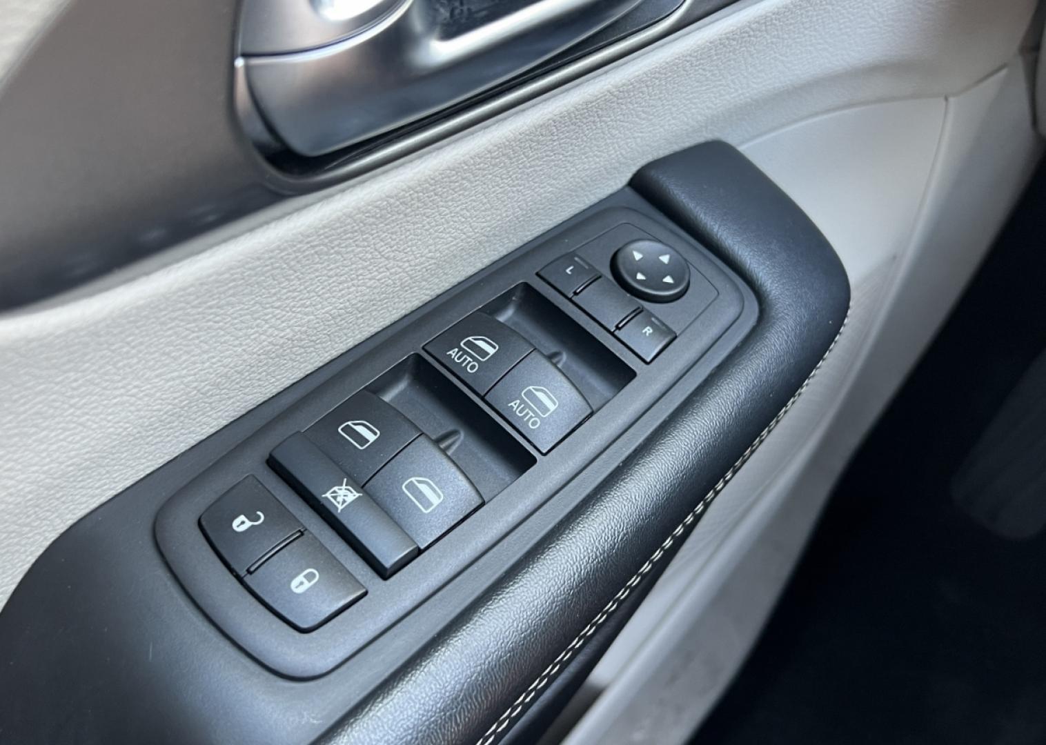 2023 BLACK /Black Leather Chrysler Pacifica Touring-L (2C4RC1BGXPR) with an 3.6L V6 engine, Automatic transmission, located at 506 S. Kingshighway, Cape Girardeau, MO, 63703, (573) 235-5000, 37.294994, -89.556206 - 2023 Chrysler Pacifica Touring L 1-Owner 88xxx miles Front Wheel Drive 3.6L V6 Automatic Leather 3rd Row Backup Camera Heated Seats Heated Steering Wheel Power Driver Seat Bluetooth Remote Start Cruise Power Windows/Locks/Mirrors We have financing available and we accept trades! Fill - Photo#31