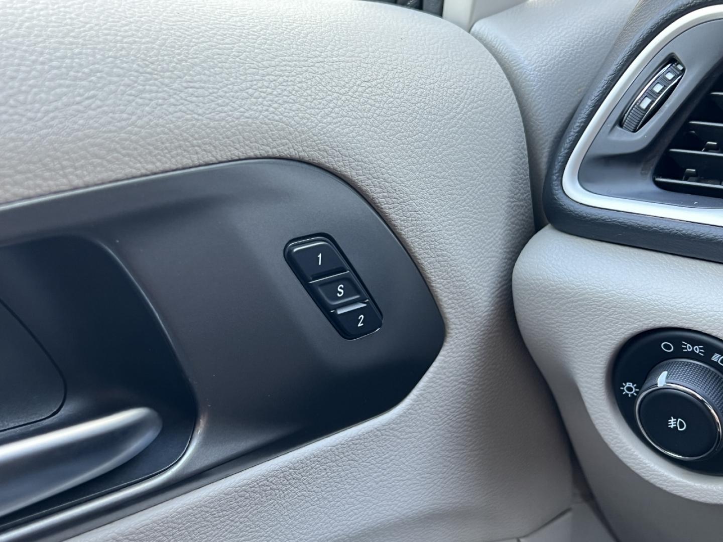 2023 BLACK /Black Leather Chrysler Pacifica Touring-L (2C4RC1BGXPR) with an 3.6L V6 engine, Automatic transmission, located at 506 S. Kingshighway, Cape Girardeau, MO, 63703, (573) 235-5000, 37.294994, -89.556206 - 2023 Chrysler Pacifica Touring L 1-Owner 88xxx miles Front Wheel Drive 3.6L V6 Automatic Leather 3rd Row Backup Camera Heated Seats Heated Steering Wheel Power Driver Seat Bluetooth Remote Start Cruise Power Windows/Locks/Mirrors We have financing available and we accept trades! Fill - Photo#32