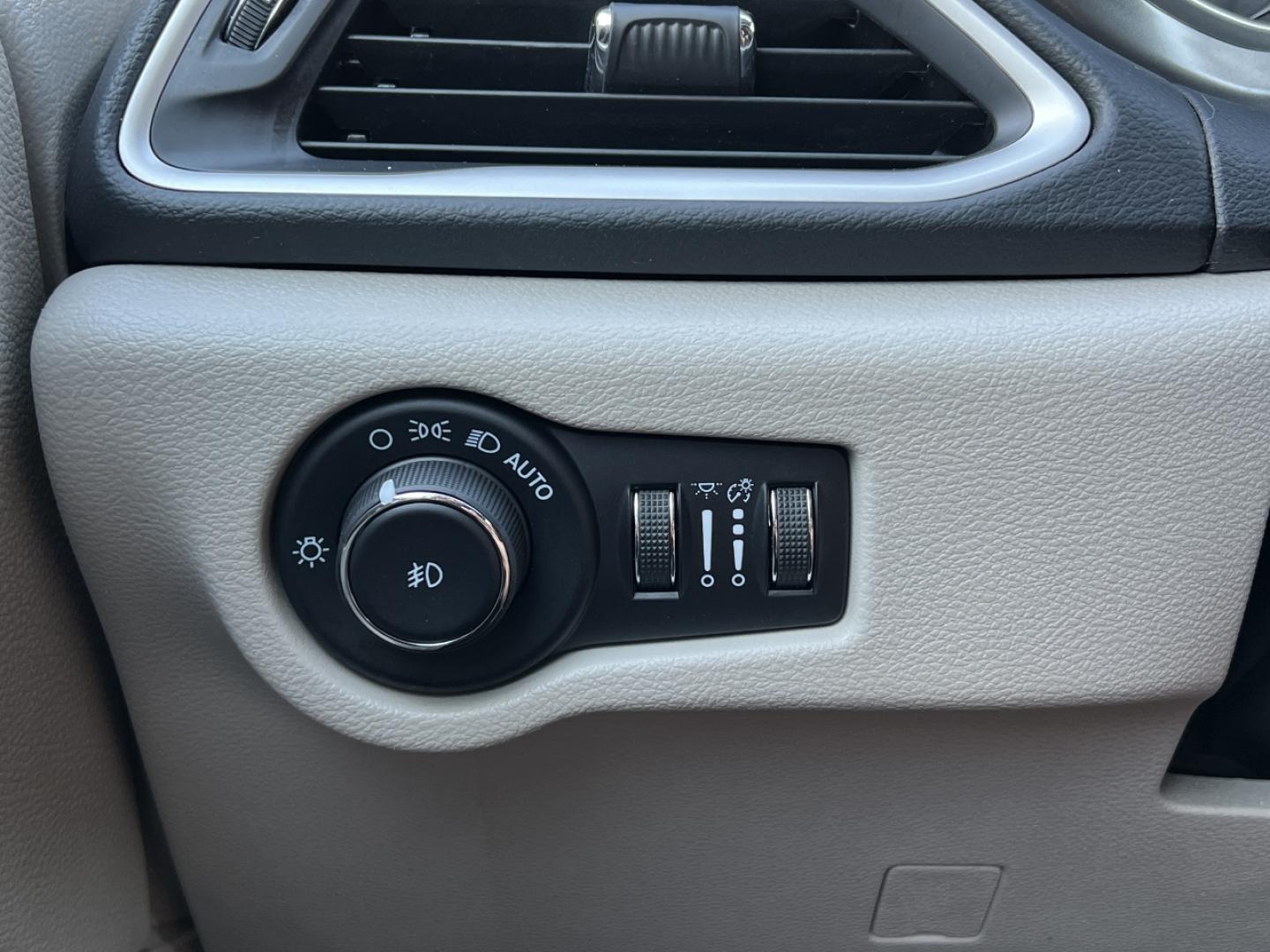 2023 BLACK /Black Leather Chrysler Pacifica Touring-L (2C4RC1BGXPR) with an 3.6L V6 engine, Automatic transmission, located at 506 S. Kingshighway, Cape Girardeau, MO, 63703, (573) 235-5000, 37.294994, -89.556206 - 2023 Chrysler Pacifica Touring L 1-Owner 88xxx miles Front Wheel Drive 3.6L V6 Automatic Leather 3rd Row Backup Camera Heated Seats Heated Steering Wheel Power Driver Seat Bluetooth Remote Start Cruise Power Windows/Locks/Mirrors We have financing available and we accept trades! Fill - Photo#33