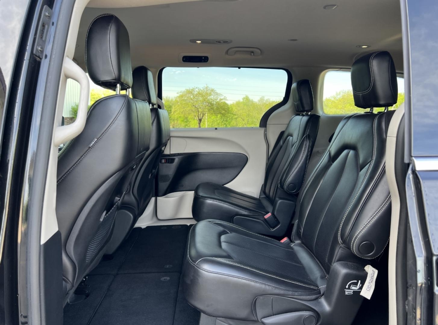 2023 BLACK /Black Leather Chrysler Pacifica Touring-L (2C4RC1BGXPR) with an 3.6L V6 engine, Automatic transmission, located at 506 S. Kingshighway, Cape Girardeau, MO, 63703, (573) 235-5000, 37.294994, -89.556206 - 2023 Chrysler Pacifica Touring L 1-Owner 88xxx miles Front Wheel Drive 3.6L V6 Automatic Leather 3rd Row Backup Camera Heated Seats Heated Steering Wheel Power Driver Seat Bluetooth Remote Start Cruise Power Windows/Locks/Mirrors We have financing available and we accept trades! Fill - Photo#18