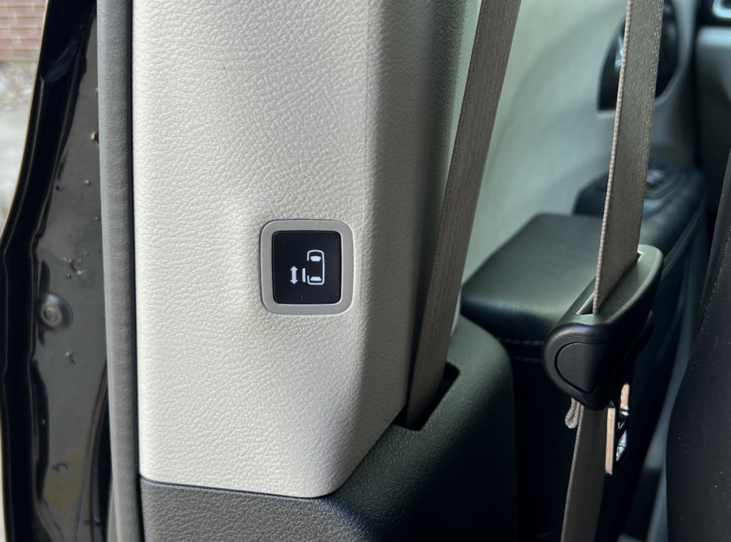 2023 BLACK /Black Leather Chrysler Pacifica Touring-L (2C4RC1BGXPR) with an 3.6L V6 engine, Automatic transmission, located at 506 S. Kingshighway, Cape Girardeau, MO, 63703, (573) 235-5000, 37.294994, -89.556206 - 2023 Chrysler Pacifica Touring L 1-Owner 88xxx miles Front Wheel Drive 3.6L V6 Automatic Leather 3rd Row Backup Camera Heated Seats Heated Steering Wheel Power Driver Seat Bluetooth Remote Start Cruise Power Windows/Locks/Mirrors We have financing available and we accept trades! Fill - Photo#36