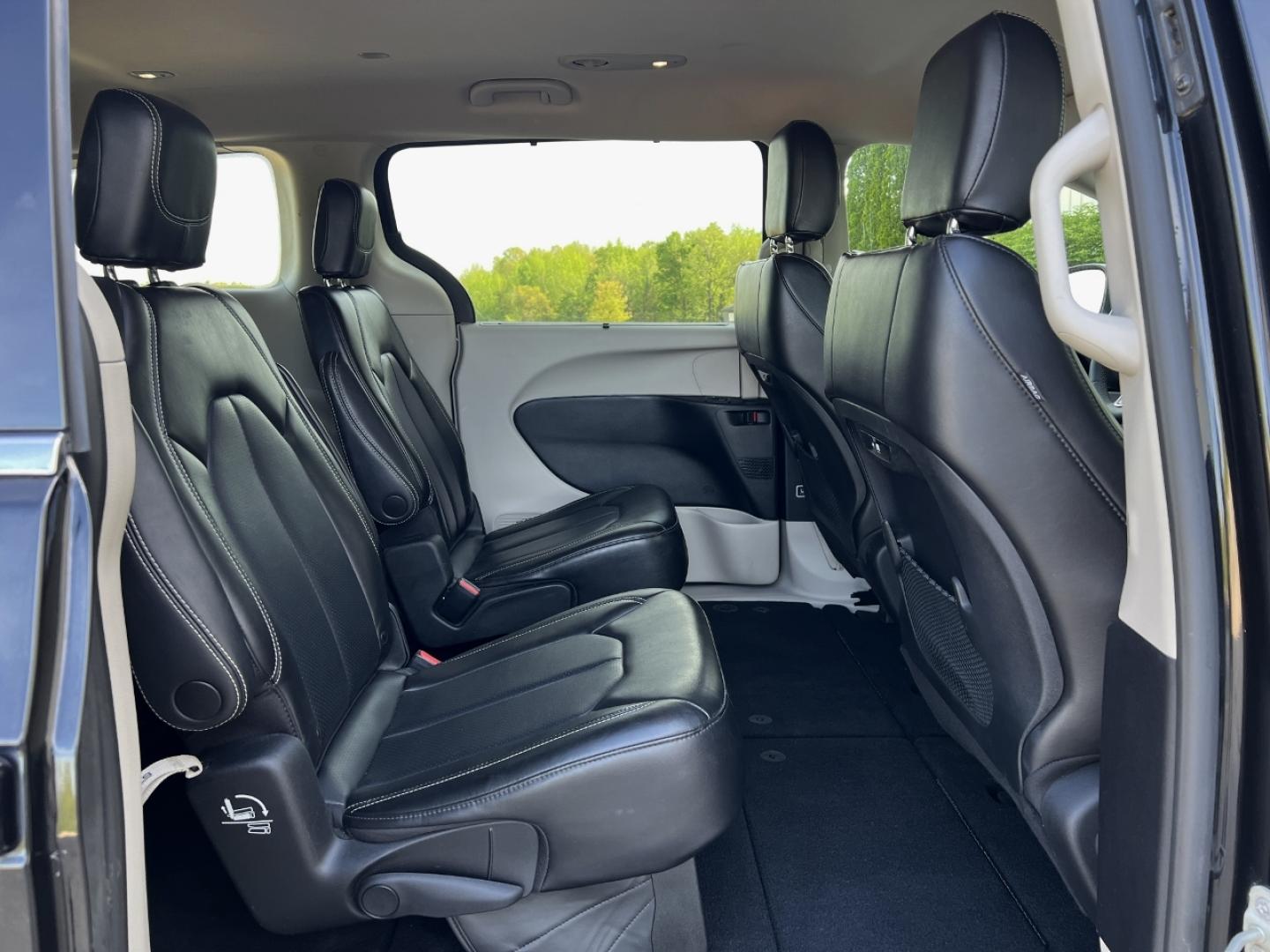 2023 BLACK /Black Leather Chrysler Pacifica Touring-L (2C4RC1BGXPR) with an 3.6L V6 engine, Automatic transmission, located at 506 S. Kingshighway, Cape Girardeau, MO, 63703, (573) 235-5000, 37.294994, -89.556206 - 2023 Chrysler Pacifica Touring L 1-Owner 88xxx miles Front Wheel Drive 3.6L V6 Automatic Leather 3rd Row Backup Camera Heated Seats Heated Steering Wheel Power Driver Seat Bluetooth Remote Start Cruise Power Windows/Locks/Mirrors We have financing available and we accept trades! Fill - Photo#19