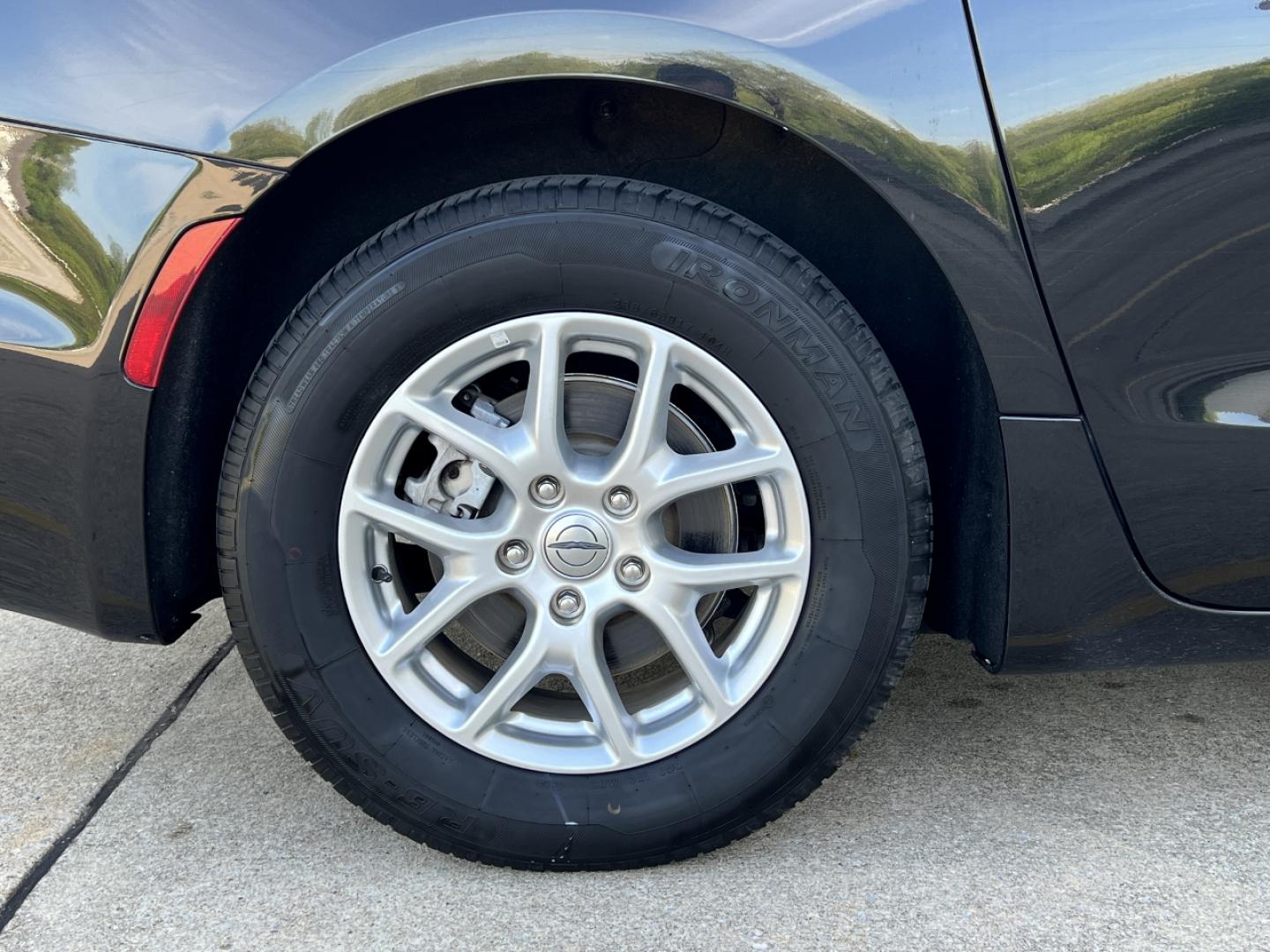 2023 BLACK /Black Leather Chrysler Pacifica Touring-L (2C4RC1BGXPR) with an 3.6L V6 engine, Automatic transmission, located at 506 S. Kingshighway, Cape Girardeau, MO, 63703, (573) 235-5000, 37.294994, -89.556206 - 2023 Chrysler Pacifica Touring L 1-Owner 88xxx miles Front Wheel Drive 3.6L V6 Automatic Leather 3rd Row Backup Camera Heated Seats Heated Steering Wheel Power Driver Seat Bluetooth Remote Start Cruise Power Windows/Locks/Mirrors We have financing available and we accept trades! Fill - Photo#44