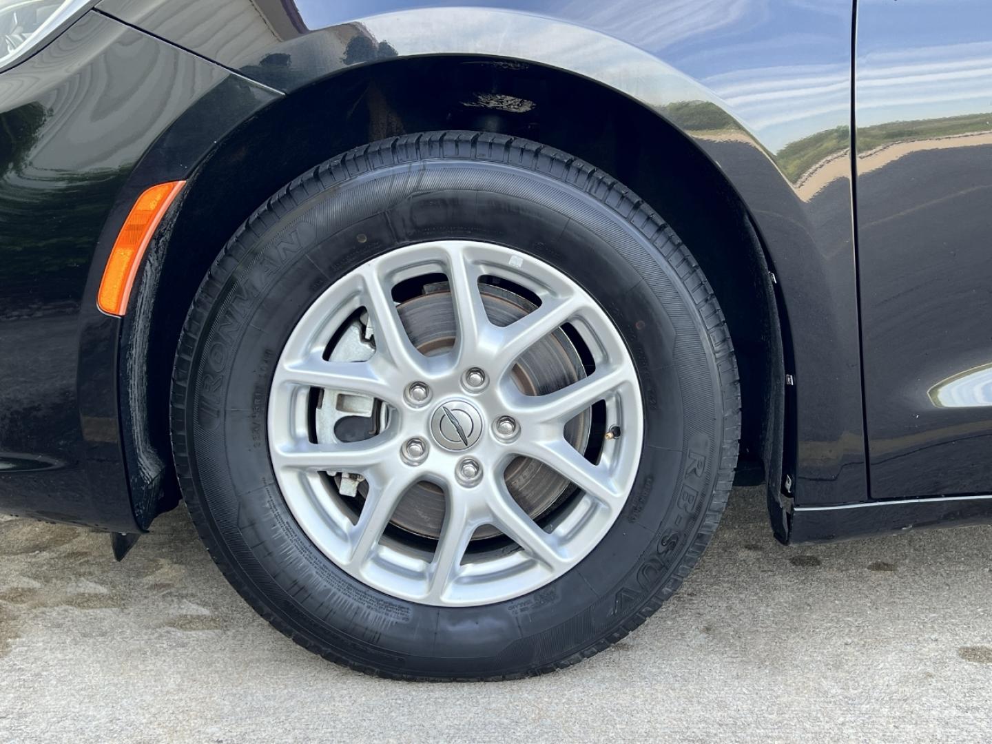 2023 BLACK /Black Leather Chrysler Pacifica Touring-L (2C4RC1BGXPR) with an 3.6L V6 engine, Automatic transmission, located at 506 S. Kingshighway, Cape Girardeau, MO, 63703, (573) 235-5000, 37.294994, -89.556206 - 2023 Chrysler Pacifica Touring L 1-Owner 88xxx miles Front Wheel Drive 3.6L V6 Automatic Leather 3rd Row Backup Camera Heated Seats Heated Steering Wheel Power Driver Seat Bluetooth Remote Start Cruise Power Windows/Locks/Mirrors We have financing available and we accept trades! Fill - Photo#41