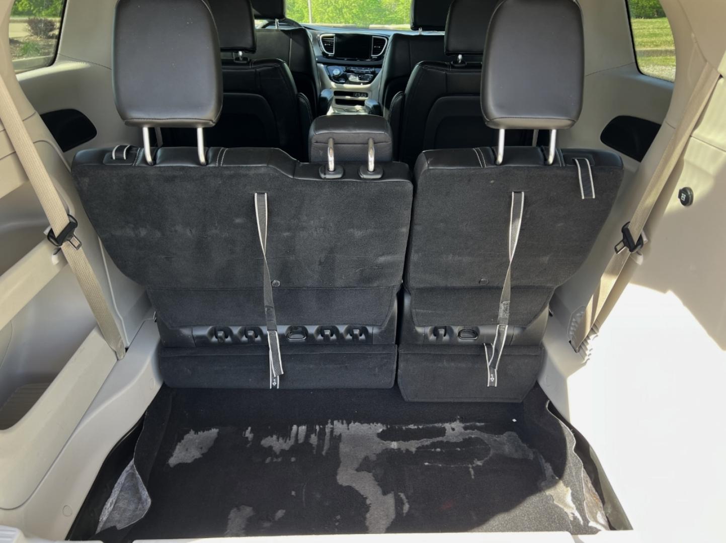 2023 BLACK /Black Leather Chrysler Pacifica Touring-L (2C4RC1BGXPR) with an 3.6L V6 engine, Automatic transmission, located at 506 S. Kingshighway, Cape Girardeau, MO, 63703, (573) 235-5000, 37.294994, -89.556206 - 2023 Chrysler Pacifica Touring L 1-Owner 88xxx miles Front Wheel Drive 3.6L V6 Automatic Leather 3rd Row Backup Camera Heated Seats Heated Steering Wheel Power Driver Seat Bluetooth Remote Start Cruise Power Windows/Locks/Mirrors We have financing available and we accept trades! Fill - Photo#22