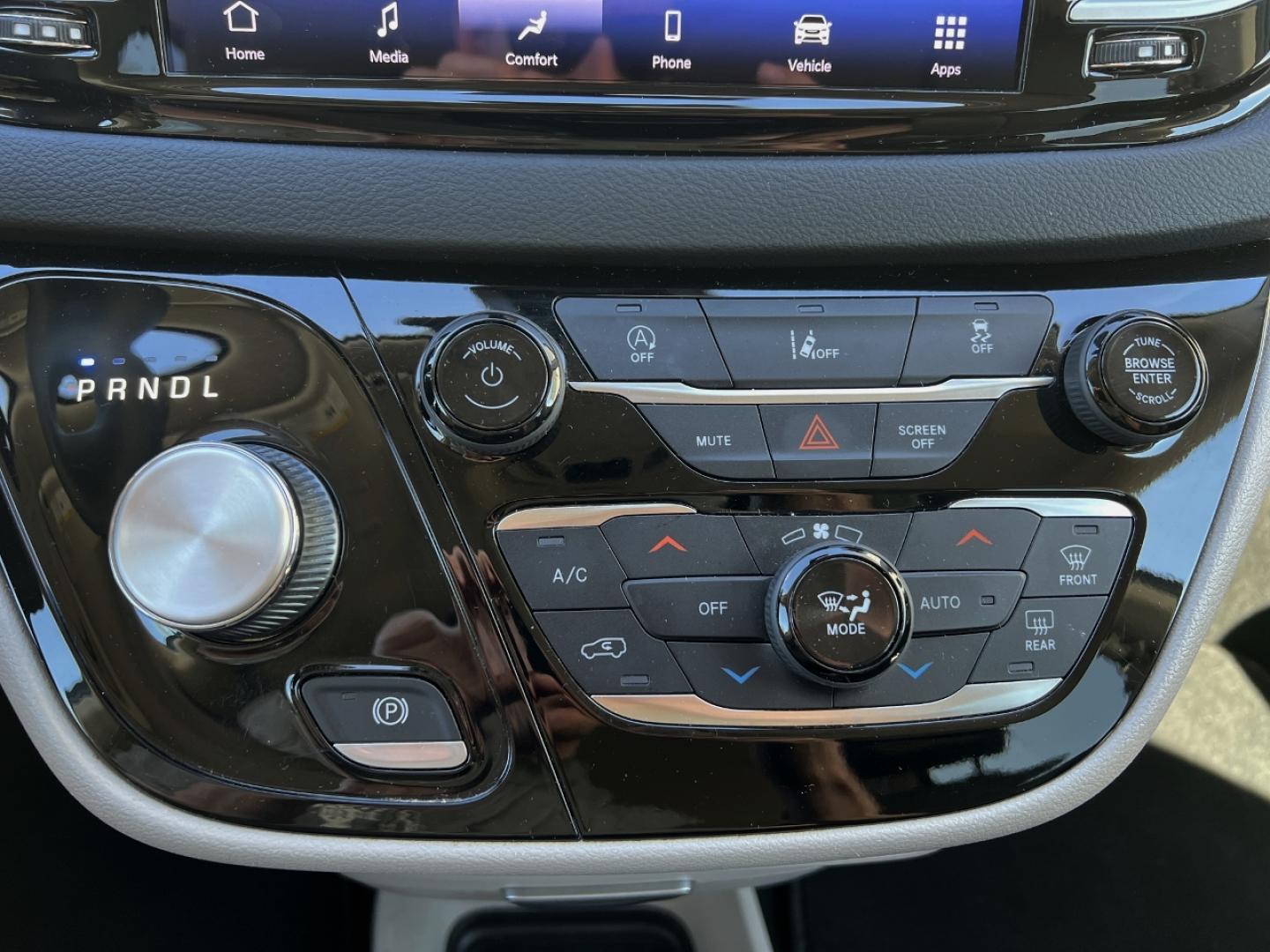 2022 BLUE /Black Leather Chrysler Pacifica Touring-L (2C4RC1BG9NR) with an 3.6L V6 engine, Automatic transmission, located at 2990 Old Orchard Rd., Jackson, MO, 63755, 37.354214, -89.612106 - 2022 Chrysler Pacifica Touring L 1-Owner 95xxx miles Front Wheel Drive 3.6L V6 Automatic Leather 3rd Row Stow 'N Go Backup Camera Power Driver Seat Heated Seats Heated Steering Wheel Bluetooth Remote Start Cruise Power Windows/Locks/Mirrors We have financing available and we accept - Photo#28