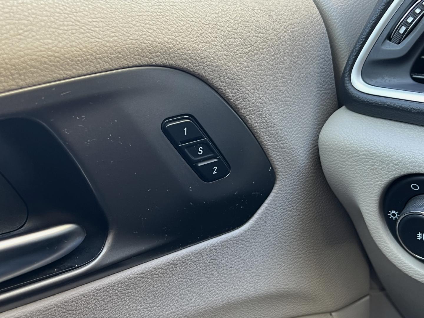 2022 BLUE /Black Leather Chrysler Pacifica Touring-L (2C4RC1BG9NR) with an 3.6L V6 engine, Automatic transmission, located at 2990 Old Orchard Rd., Jackson, MO, 63755, 37.354214, -89.612106 - 2022 Chrysler Pacifica Touring L 1-Owner 95xxx miles Front Wheel Drive 3.6L V6 Automatic Leather 3rd Row Stow 'N Go Backup Camera Power Driver Seat Heated Seats Heated Steering Wheel Bluetooth Remote Start Cruise Power Windows/Locks/Mirrors We have financing available and we accept - Photo#31