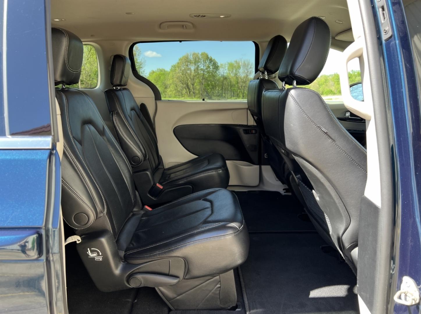 2022 BLUE /Black Leather Chrysler Pacifica Touring-L (2C4RC1BG9NR) with an 3.6L V6 engine, Automatic transmission, located at 2990 Old Orchard Rd., Jackson, MO, 63755, 37.354214, -89.612106 - 2022 Chrysler Pacifica Touring L 1-Owner 95xxx miles Front Wheel Drive 3.6L V6 Automatic Leather 3rd Row Stow 'N Go Backup Camera Power Driver Seat Heated Seats Heated Steering Wheel Bluetooth Remote Start Cruise Power Windows/Locks/Mirrors We have financing available and we accept - Photo#18
