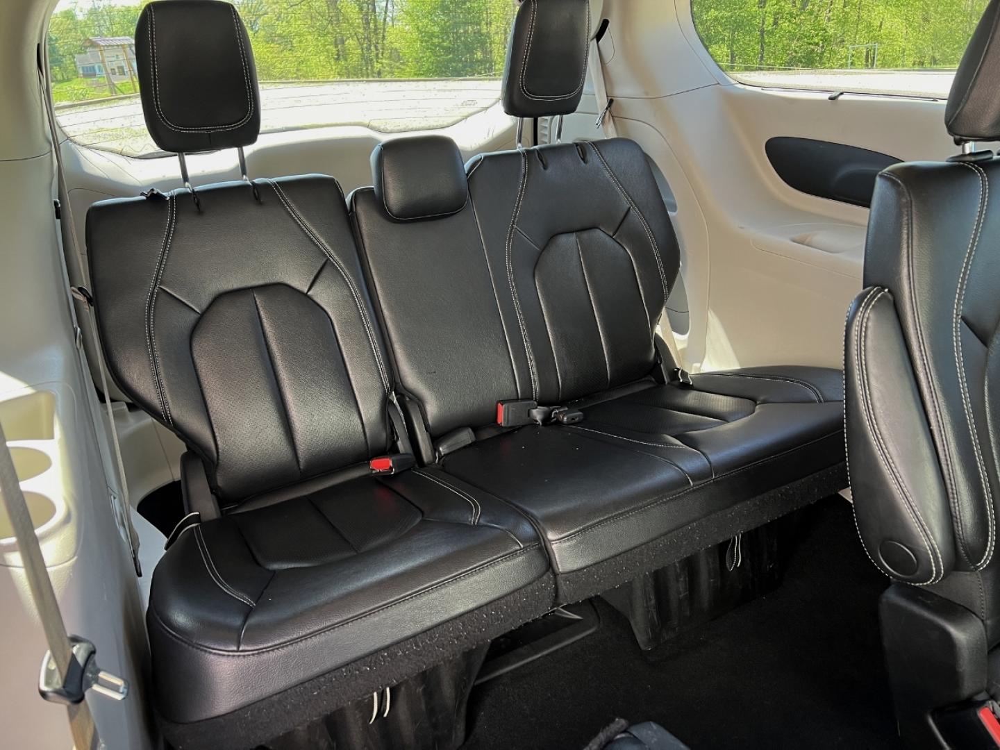 2022 BLUE /Black Leather Chrysler Pacifica Touring-L (2C4RC1BG9NR) with an 3.6L V6 engine, Automatic transmission, located at 2990 Old Orchard Rd., Jackson, MO, 63755, 37.354214, -89.612106 - 2022 Chrysler Pacifica Touring L 1-Owner 95xxx miles Front Wheel Drive 3.6L V6 Automatic Leather 3rd Row Stow 'N Go Backup Camera Power Driver Seat Heated Seats Heated Steering Wheel Bluetooth Remote Start Cruise Power Windows/Locks/Mirrors We have financing available and we accept - Photo#19