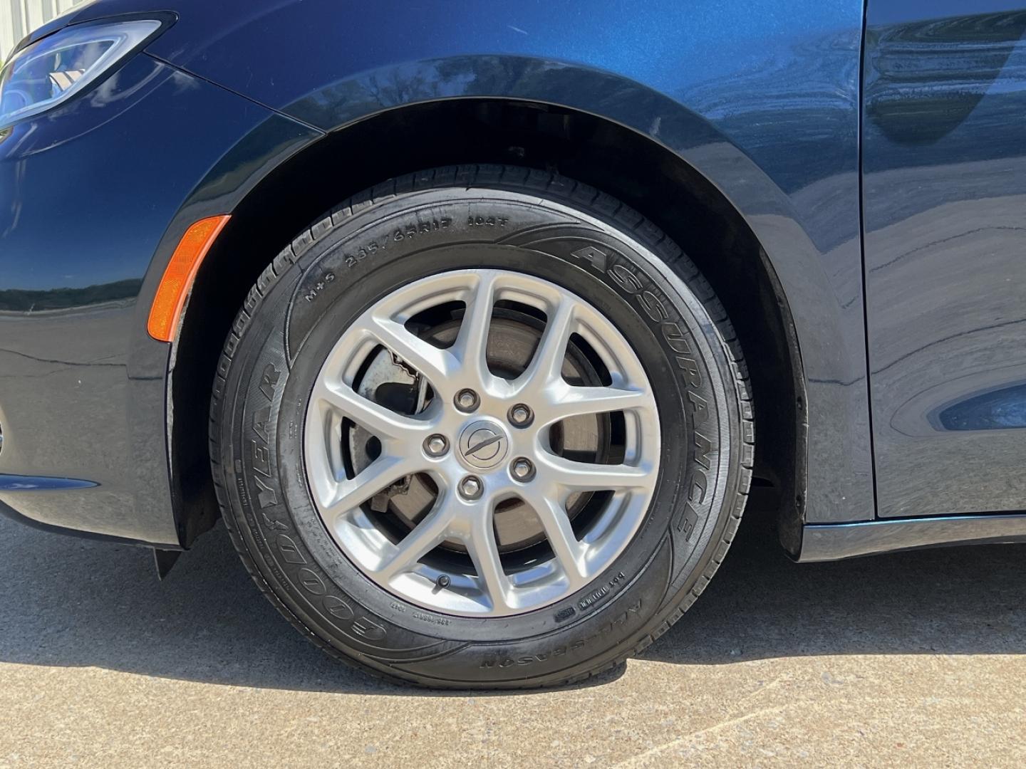 2022 BLUE /Black Leather Chrysler Pacifica Touring-L (2C4RC1BG9NR) with an 3.6L V6 engine, Automatic transmission, located at 2990 Old Orchard Rd., Jackson, MO, 63755, 37.354214, -89.612106 - 2022 Chrysler Pacifica Touring L 1-Owner 95xxx miles Front Wheel Drive 3.6L V6 Automatic Leather 3rd Row Stow 'N Go Backup Camera Power Driver Seat Heated Seats Heated Steering Wheel Bluetooth Remote Start Cruise Power Windows/Locks/Mirrors We have financing available and we accept - Photo#41