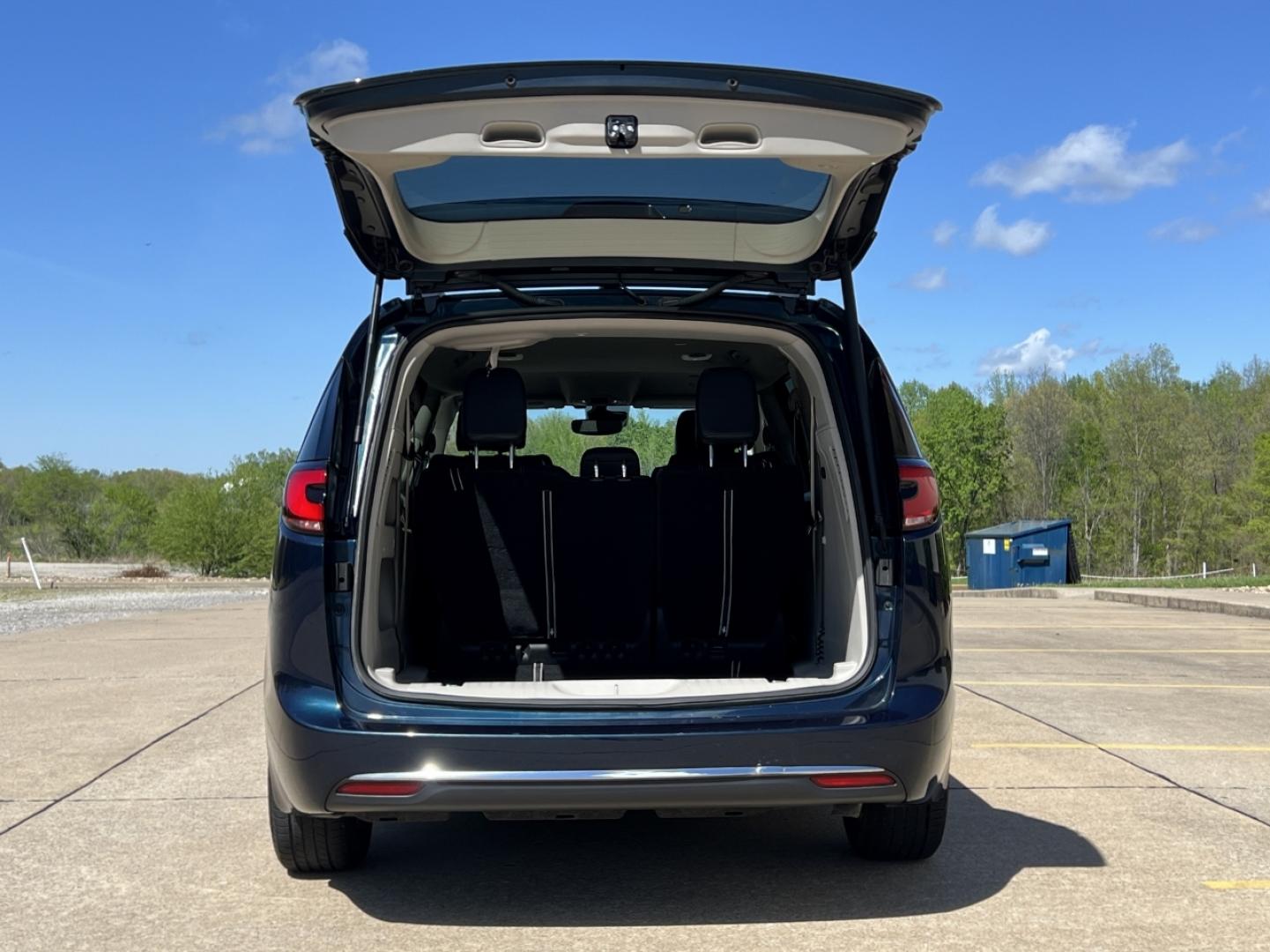 2022 BLUE /Black Leather Chrysler Pacifica Touring-L (2C4RC1BG9NR) with an 3.6L V6 engine, Automatic transmission, located at 2990 Old Orchard Rd., Jackson, MO, 63755, 37.354214, -89.612106 - 2022 Chrysler Pacifica Touring L 1-Owner 95xxx miles Front Wheel Drive 3.6L V6 Automatic Leather 3rd Row Stow 'N Go Backup Camera Power Driver Seat Heated Seats Heated Steering Wheel Bluetooth Remote Start Cruise Power Windows/Locks/Mirrors We have financing available and we accept - Photo#20
