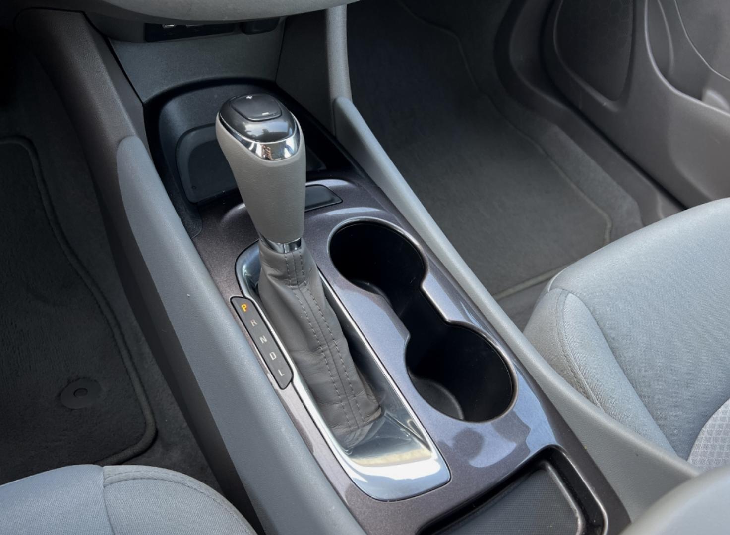 2020 WHITE /Gray Cloth Chevrolet Malibu LS (1G1ZC5ST5LF) with an 1.5L 4 Cyl. engine, Automatic transmission, located at 2990 Old Orchard Rd., Jackson, MO, 63755, 37.354214, -89.612106 - 2020 Chevrolet Malibu LS 1-Owner 93xxx miles Front Wheel Drive 1.5L 4 Cyl. Automatic Backup Camera Bluetooth Cruise Power Windows/Locks/Mirrors We have financing available and we accept trades! Fill out a credit application on our website or come by today! If you have any questions, give - Photo#21