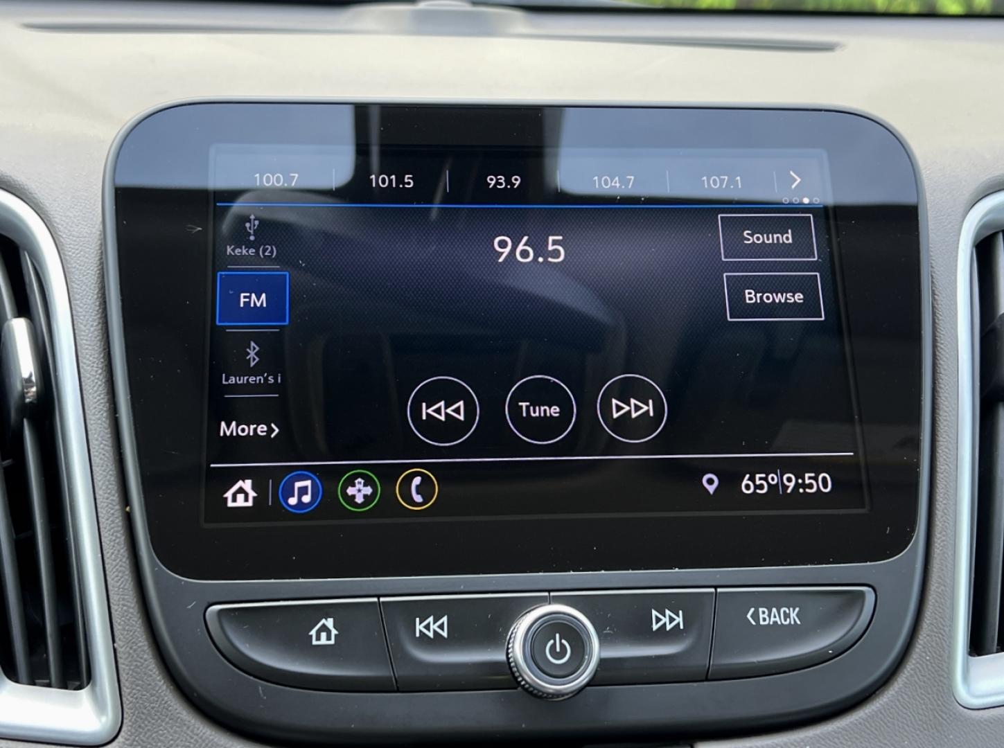 2020 WHITE /Gray Cloth Chevrolet Malibu LS (1G1ZC5ST5LF) with an 1.5L 4 Cyl. engine, Automatic transmission, located at 2990 Old Orchard Rd., Jackson, MO, 63755, 37.354214, -89.612106 - 2020 Chevrolet Malibu LS 1-Owner 93xxx miles Front Wheel Drive 1.5L 4 Cyl. Automatic Backup Camera Bluetooth Cruise Power Windows/Locks/Mirrors We have financing available and we accept trades! Fill out a credit application on our website or come by today! If you have any questions, give - Photo#23