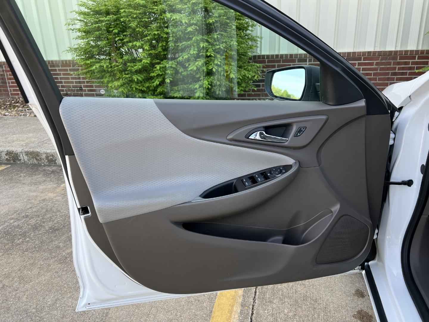 2020 WHITE /Gray Cloth Chevrolet Malibu LS (1G1ZC5ST5LF) with an 1.5L 4 Cyl. engine, Automatic transmission, located at 2990 Old Orchard Rd., Jackson, MO, 63755, 37.354214, -89.612106 - 2020 Chevrolet Malibu LS 1-Owner 93xxx miles Front Wheel Drive 1.5L 4 Cyl. Automatic Backup Camera Bluetooth Cruise Power Windows/Locks/Mirrors We have financing available and we accept trades! Fill out a credit application on our website or come by today! If you have any questions, give - Photo#11