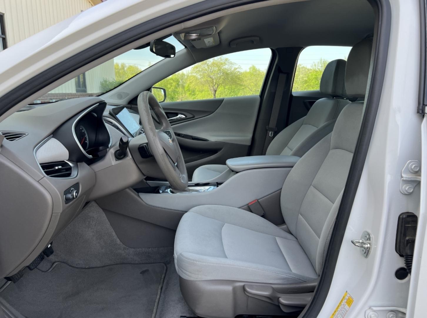 2020 WHITE /Gray Cloth Chevrolet Malibu LS (1G1ZC5ST5LF) with an 1.5L 4 Cyl. engine, Automatic transmission, located at 2990 Old Orchard Rd., Jackson, MO, 63755, 37.354214, -89.612106 - 2020 Chevrolet Malibu LS 1-Owner 93xxx miles Front Wheel Drive 1.5L 4 Cyl. Automatic Backup Camera Bluetooth Cruise Power Windows/Locks/Mirrors We have financing available and we accept trades! Fill out a credit application on our website or come by today! If you have any questions, give - Photo#12