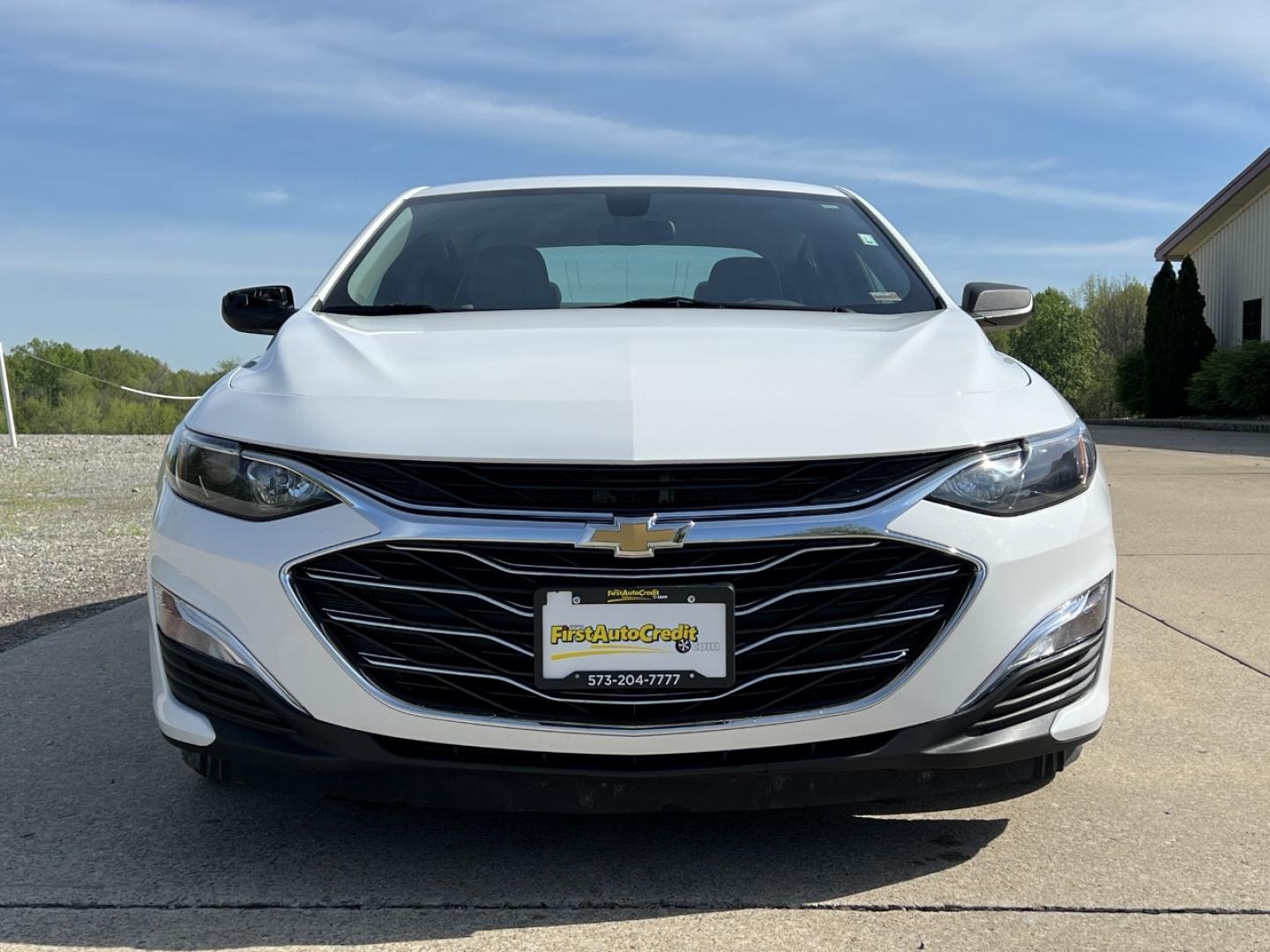 2020 WHITE /Gray Cloth Chevrolet Malibu LS (1G1ZC5ST5LF) with an 1.5L 4 Cyl. engine, Automatic transmission, located at 2990 Old Orchard Rd., Jackson, MO, 63755, 37.354214, -89.612106 - 2020 Chevrolet Malibu LS 1-Owner 93xxx miles Front Wheel Drive 1.5L 4 Cyl. Automatic Backup Camera Bluetooth Cruise Power Windows/Locks/Mirrors We have financing available and we accept trades! Fill out a credit application on our website or come by today! If you have any questions, give - Photo#10