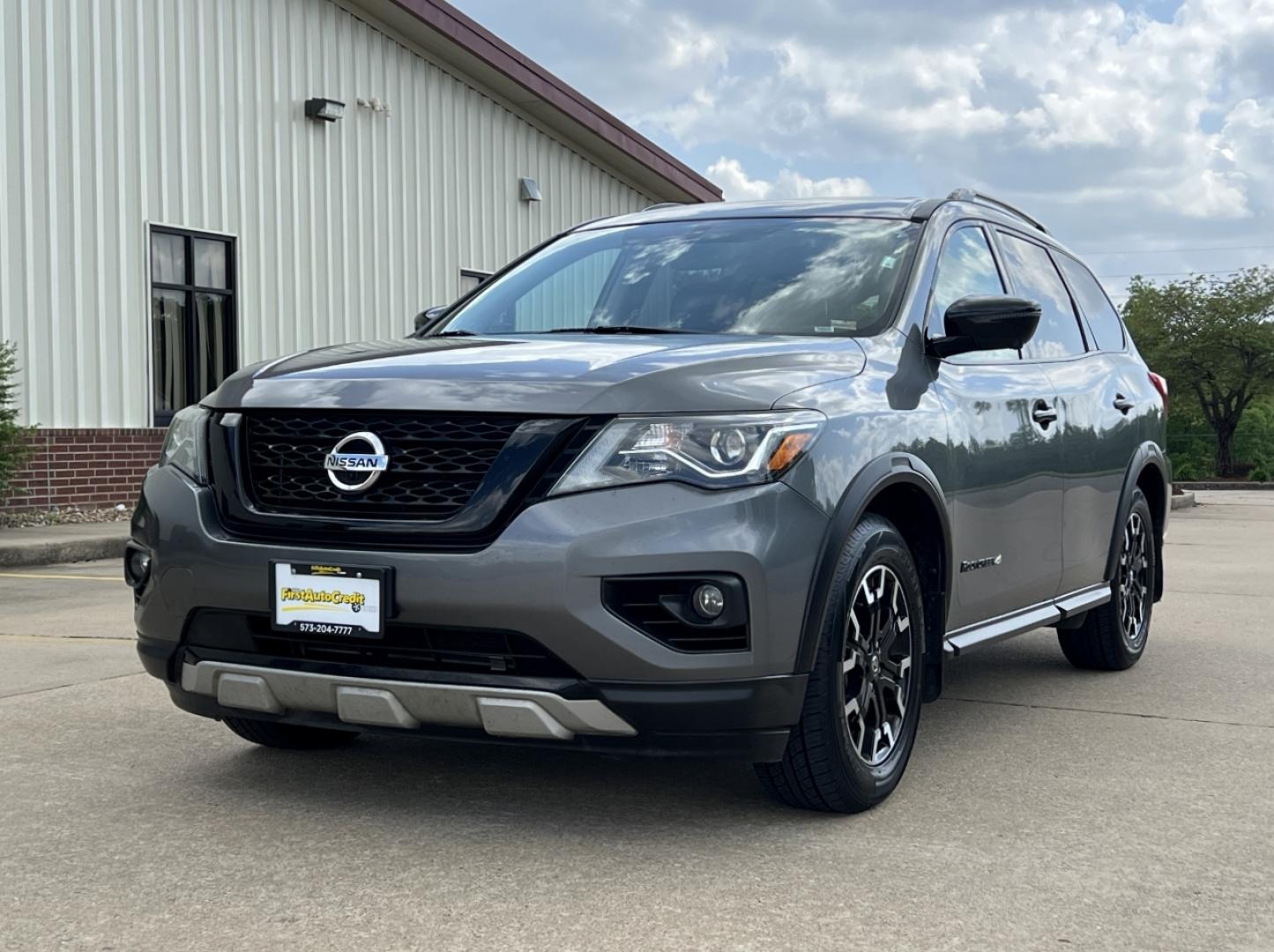 2019 GRAY /Black/Gray Leather Nissan Pathfinder SL 4WD (5N1DR2MM2KC) with an 3.5L V6 engine, CVT transmission, located at 2990 Old Orchard Rd., Jackson, MO, 63755, 37.354214, -89.612106 - 2019 Nissan Pathfinder SL Rock Creek 1-Owner 160xxx miles 4 Wheel Drive 3.5L V6 Automatic Leather 3rd Row Navigation Power/Heated Seats Heated Rear Seats Heated Steering Wheel Sunroof Backup Camera Bluetooth Remote Start Cruise Power Windows/Locks/Mirrors We have financing availabl - Photo#10