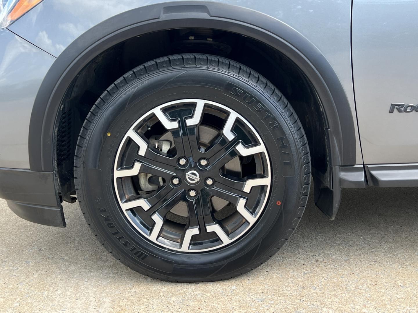 2019 GRAY /Black/Gray Leather Nissan Pathfinder SL 4WD (5N1DR2MM2KC) with an 3.5L V6 engine, CVT transmission, located at 2990 Old Orchard Rd., Jackson, MO, 63755, 37.354214, -89.612106 - 2019 Nissan Pathfinder SL Rock Creek 1-Owner 160xxx miles 4 Wheel Drive 3.5L V6 Automatic Leather 3rd Row Navigation Power/Heated Seats Heated Rear Seats Heated Steering Wheel Sunroof Backup Camera Bluetooth Remote Start Cruise Power Windows/Locks/Mirrors We have financing availabl - Photo#43
