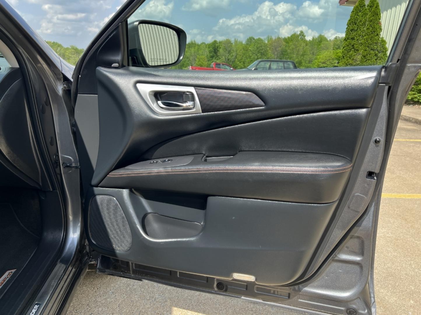 2019 GRAY /Black/Gray Leather Nissan Pathfinder SL 4WD (5N1DR2MM2KC) with an 3.5L V6 engine, CVT transmission, located at 2990 Old Orchard Rd., Jackson, MO, 63755, 37.354214, -89.612106 - 2019 Nissan Pathfinder SL Rock Creek 1-Owner 160xxx miles 4 Wheel Drive 3.5L V6 Automatic Leather 3rd Row Navigation Power/Heated Seats Heated Rear Seats Heated Steering Wheel Sunroof Backup Camera Bluetooth Remote Start Cruise Power Windows/Locks/Mirrors We have financing availabl - Photo#19