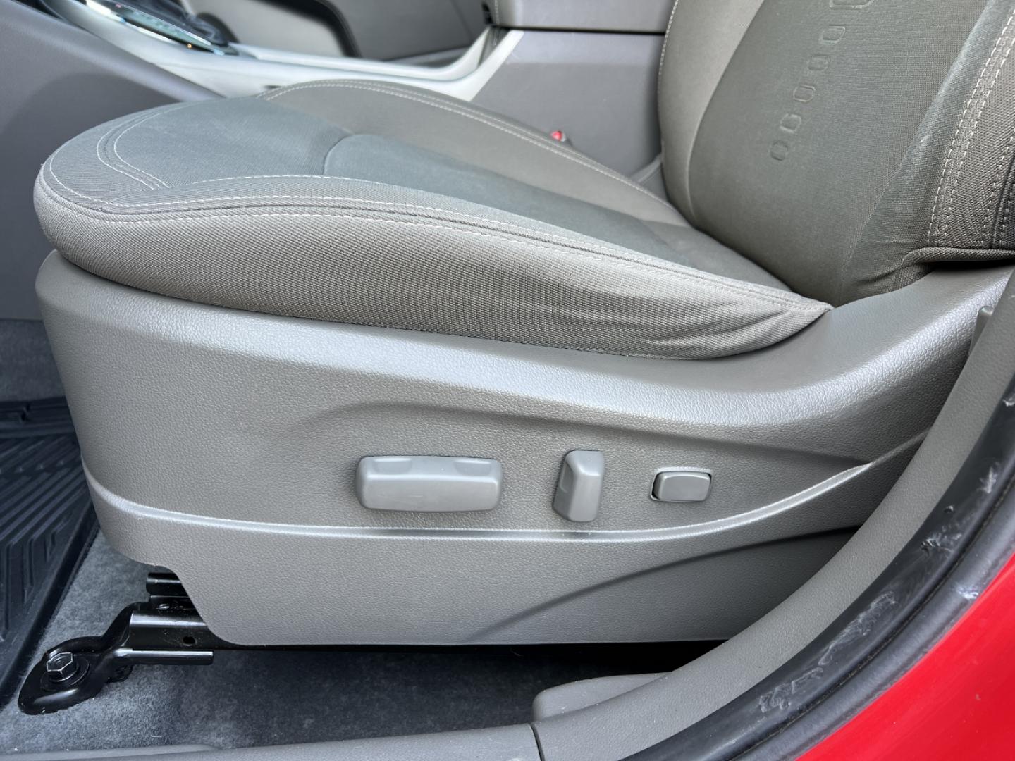 2012 RED /Gray Cloth Kia Sportage EX AWD (KNDPCCA29C7) with an 2.4L 4 Cyl. engine, Automatic transmission, located at 2990 Old Orchard Rd., Jackson, MO, 63755, 37.354214, -89.612106 - 2012 Kia Sportage EX Local 1-Owner 191xxx miles All Wheel Drive 2.4L 4 Cyl. Automatic Backup Camera Sunroof Power Driver Seat Bluetooth Cruise Power Windows/Locks/Mirrors We have financing available and we accept trades! Fill out a credit application on our website or come by today! If - Photo#4