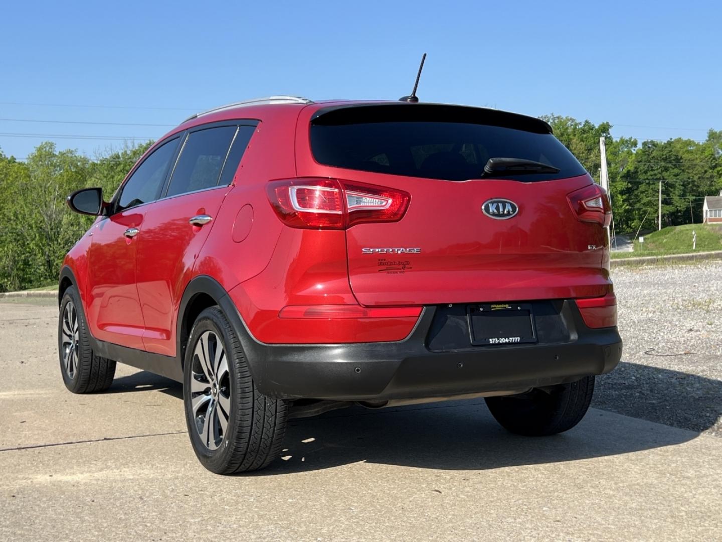 2012 RED /Gray Cloth Kia Sportage EX AWD (KNDPCCA29C7) with an 2.4L 4 Cyl. engine, Automatic transmission, located at 2990 Old Orchard Rd., Jackson, MO, 63755, 37.354214, -89.612106 - 2012 Kia Sportage EX Local 1-Owner 191xxx miles All Wheel Drive 2.4L 4 Cyl. Automatic Backup Camera Sunroof Power Driver Seat Bluetooth Cruise Power Windows/Locks/Mirrors We have financing available and we accept trades! Fill out a credit application on our website or come by today! If - Photo#9