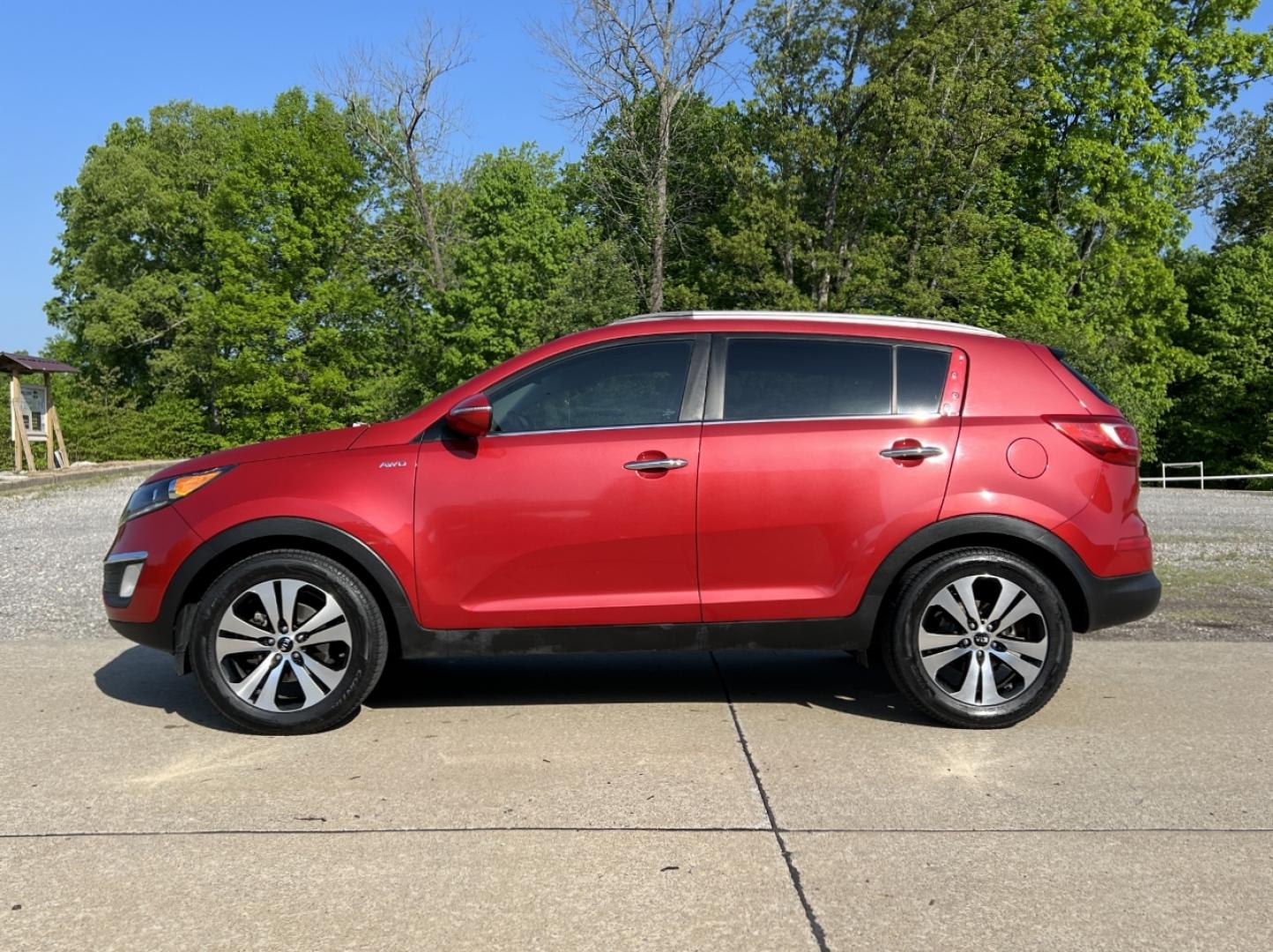 2012 RED /Gray Cloth Kia Sportage EX AWD (KNDPCCA29C7) with an 2.4L 4 Cyl. engine, Automatic transmission, located at 2990 Old Orchard Rd., Jackson, MO, 63755, 37.354214, -89.612106 - 2012 Kia Sportage EX Local 1-Owner 191xxx miles All Wheel Drive 2.4L 4 Cyl. Automatic Backup Camera Sunroof Power Driver Seat Bluetooth Cruise Power Windows/Locks/Mirrors We have financing available and we accept trades! Fill out a credit application on our website or come by today! If - Photo#6
