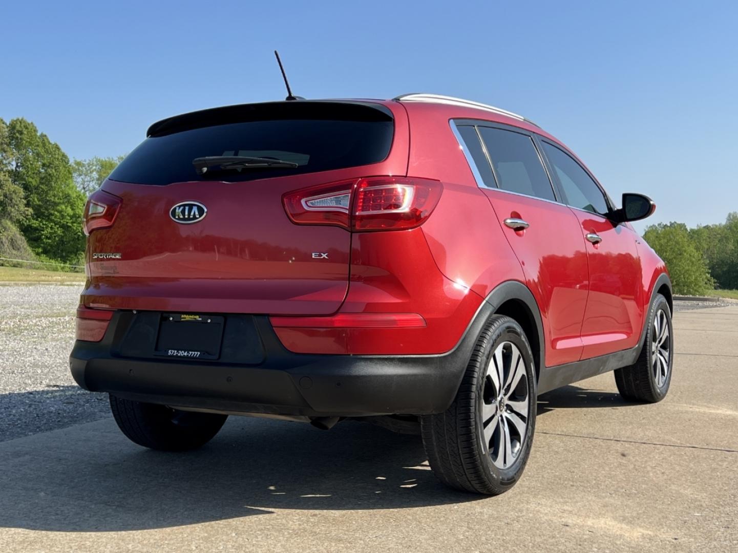 2012 RED /Gray Cloth Kia Sportage EX AWD (KNDPCCA29C7) with an 2.4L 4 Cyl. engine, Automatic transmission, located at 2990 Old Orchard Rd., Jackson, MO, 63755, 37.354214, -89.612106 - 2012 Kia Sportage EX Local 1-Owner 191xxx miles All Wheel Drive 2.4L 4 Cyl. Automatic Backup Camera Sunroof Power Driver Seat Bluetooth Cruise Power Windows/Locks/Mirrors We have financing available and we accept trades! Fill out a credit application on our website or come by today! If - Photo#8