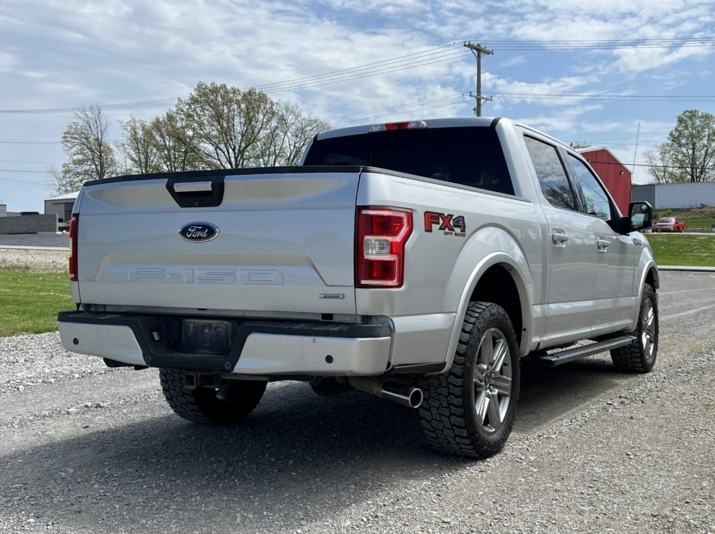 2018 SILVER /Black Cloth Ford F-150 XLT SuperCrew 5.5-ft. Bed 4WD (1FTEW1EG0JK) with an 3.5L V6 TURBO engine, Automatic transmission, located at 2990 Old Orchard Rd., Jackson, MO, 63755, 37.354214, -89.612106 - We have financing available and we accept trades! Fill out a credit application on our website or come by today! If you have any questions, give us a call at (573) 204-7777 or visit our website at firstautocredit.com. - Photo#10