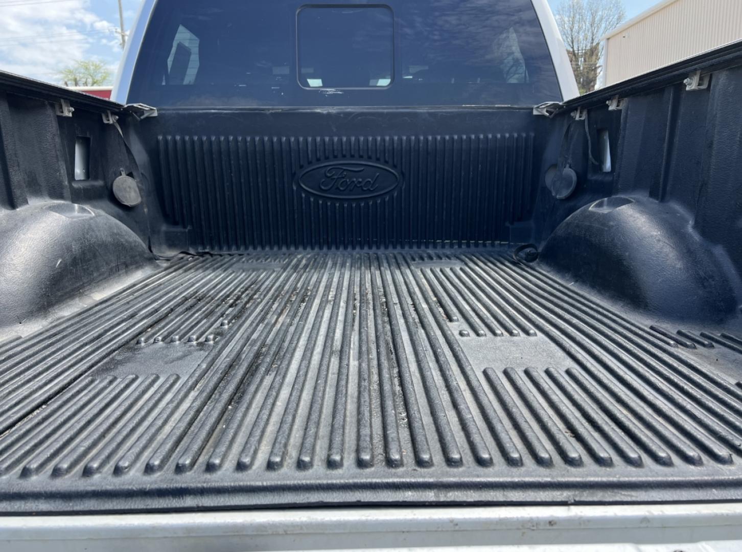 2018 SILVER /Black Cloth Ford F-150 XLT SuperCrew 5.5-ft. Bed 4WD (1FTEW1EG0JK) with an 3.5L V6 TURBO engine, Automatic transmission, located at 2990 Old Orchard Rd., Jackson, MO, 63755, 37.354214, -89.612106 - We have financing available and we accept trades! Fill out a credit application on our website or come by today! If you have any questions, give us a call at (573) 204-7777 or visit our website at firstautocredit.com. - Photo#11