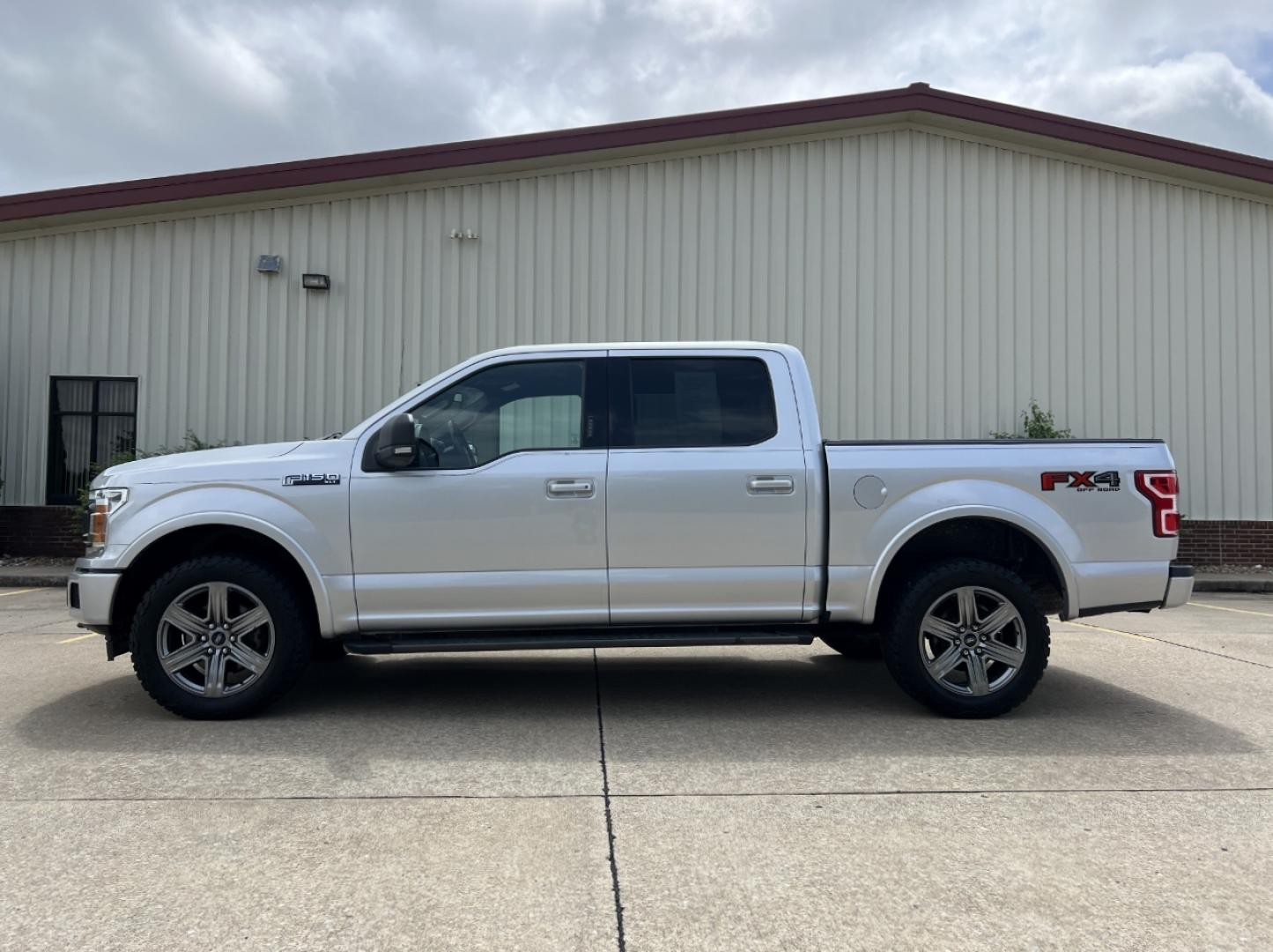 2018 SILVER /Black Cloth Ford F-150 XLT SuperCrew 5.5-ft. Bed 4WD (1FTEW1EG0JK) with an 3.5L V6 TURBO engine, Automatic transmission, located at 2990 Old Orchard Rd., Jackson, MO, 63755, 37.354214, -89.612106 - 2018 Ford F-150 XLT Local 1-Owner 124xxx miles 4x4 3.5L V6 Automatic Navigation Power/Heated Seats Backup Camera Bluetooth Remote Start Cruise Power Windows/Locks/Mirrors We have financing available and we accept trades! Fill out a credit application on our website or come by today! If - Photo#9