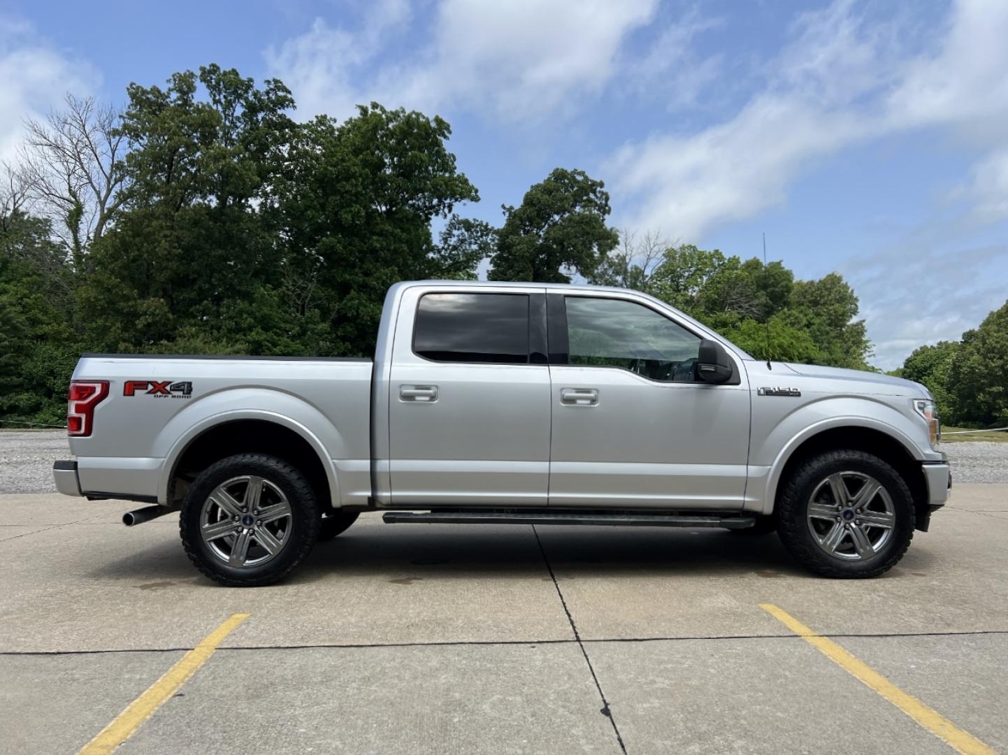 2018 SILVER /Black Cloth Ford F-150 XLT SuperCrew 5.5-ft. Bed 4WD (1FTEW1EG0JK) with an 3.5L V6 TURBO engine, Automatic transmission, located at 2990 Old Orchard Rd., Jackson, MO, 63755, 37.354214, -89.612106 - 2018 Ford F-150 XLT Local 1-Owner 124xxx miles 4x4 3.5L V6 Automatic Navigation Power/Heated Seats Backup Camera Bluetooth Remote Start Cruise Power Windows/Locks/Mirrors We have financing available and we accept trades! Fill out a credit application on our website or come by today! If - Photo#10