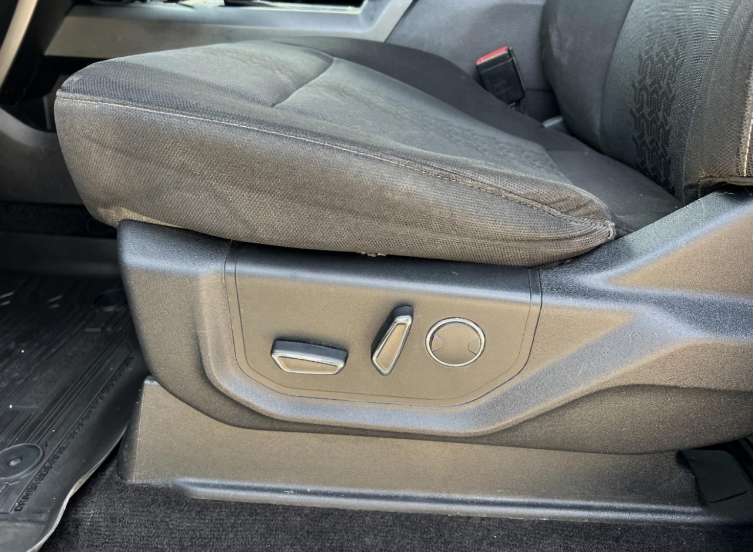 2018 SILVER /Black Cloth Ford F-150 XLT SuperCrew 5.5-ft. Bed 4WD (1FTEW1EG0JK) with an 3.5L V6 TURBO engine, Automatic transmission, located at 2990 Old Orchard Rd., Jackson, MO, 63755, 37.354214, -89.612106 - 2018 Ford F-150 XLT Local 1-Owner 124xxx miles 4x4 3.5L V6 Automatic Navigation Power/Heated Seats Backup Camera Bluetooth Remote Start Cruise Power Windows/Locks/Mirrors We have financing available and we accept trades! Fill out a credit application on our website or come by today! If - Photo#6