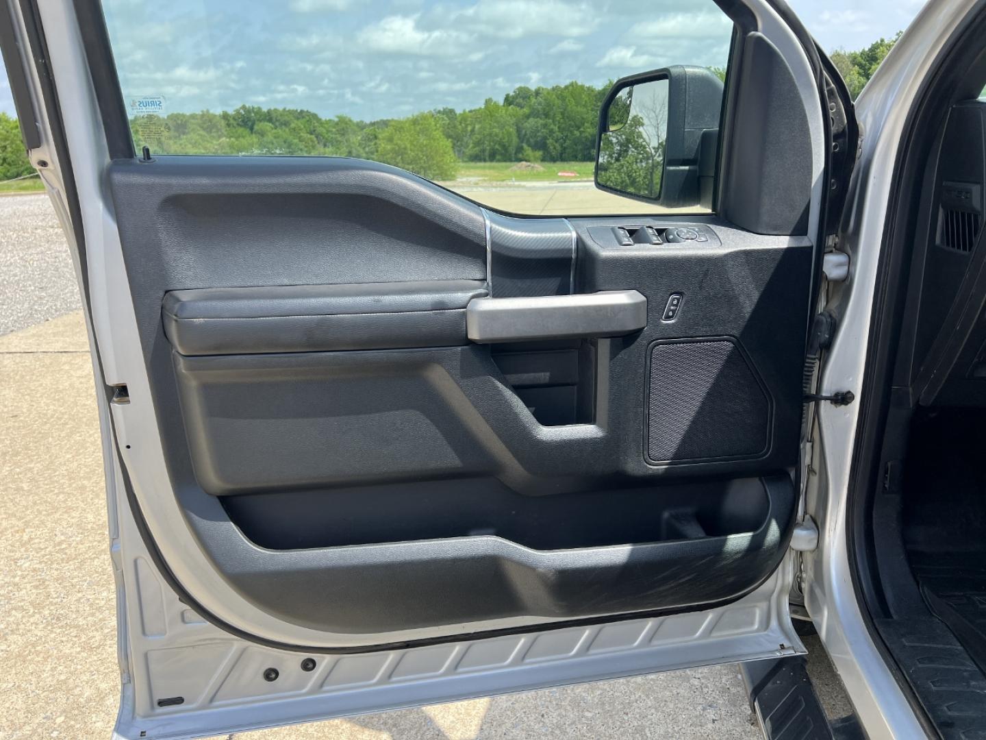 2018 SILVER /Black Cloth Ford F-150 XLT SuperCrew 5.5-ft. Bed 4WD (1FTEW1EG0JK) with an 3.5L V6 TURBO engine, Automatic transmission, located at 2990 Old Orchard Rd., Jackson, MO, 63755, 37.354214, -89.612106 - 2018 Ford F-150 XLT Local 1-Owner 124xxx miles 4x4 3.5L V6 Automatic Navigation Power/Heated Seats Backup Camera Bluetooth Remote Start Cruise Power Windows/Locks/Mirrors We have financing available and we accept trades! Fill out a credit application on our website or come by today! If - Photo#15