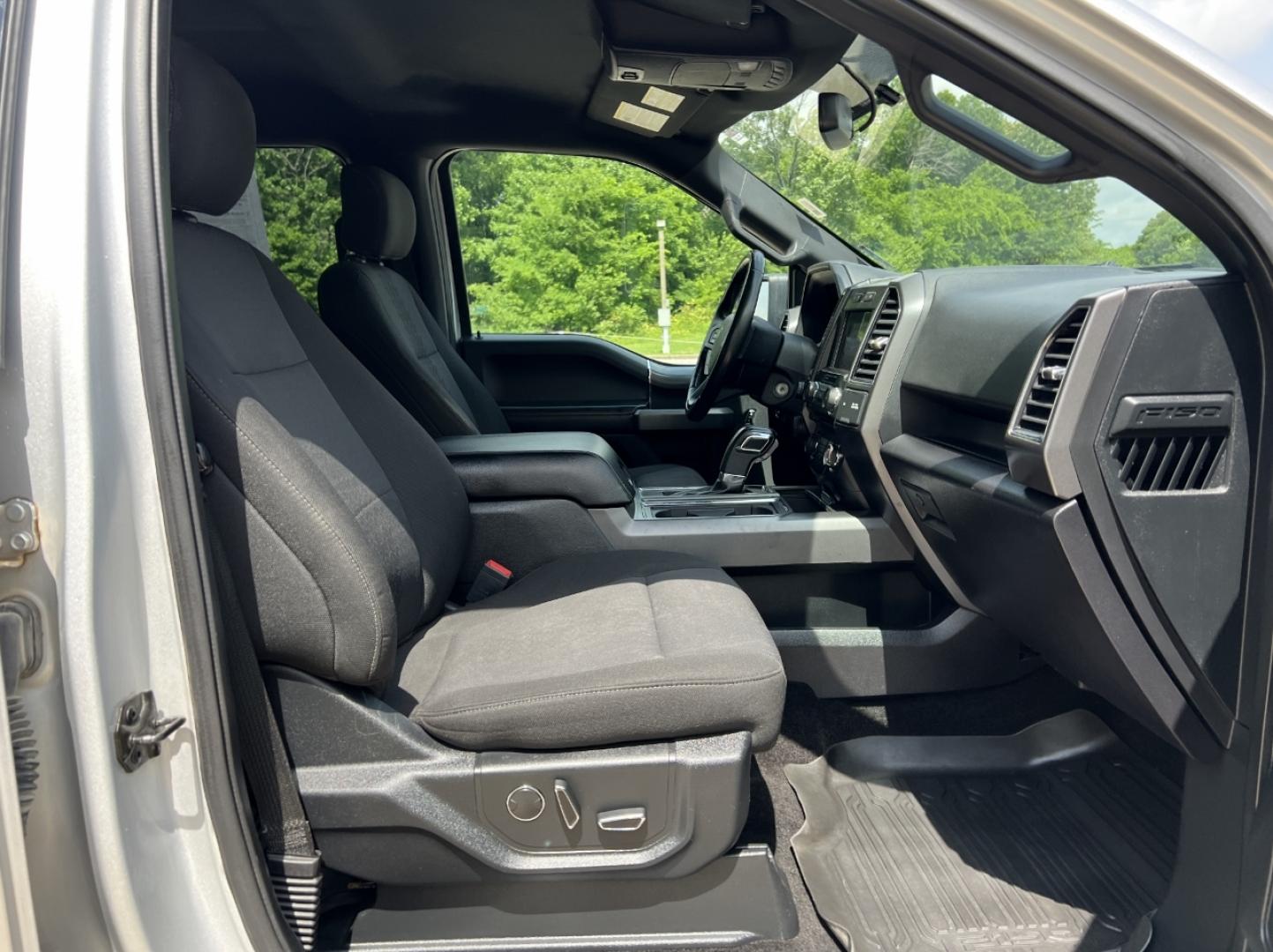 2018 SILVER /Black Cloth Ford F-150 XLT SuperCrew 5.5-ft. Bed 4WD (1FTEW1EG0JK) with an 3.5L V6 TURBO engine, Automatic transmission, located at 2990 Old Orchard Rd., Jackson, MO, 63755, 37.354214, -89.612106 - 2018 Ford F-150 XLT Local 1-Owner 124xxx miles 4x4 3.5L V6 Automatic Navigation Power/Heated Seats Backup Camera Bluetooth Remote Start Cruise Power Windows/Locks/Mirrors We have financing available and we accept trades! Fill out a credit application on our website or come by today! If - Photo#18
