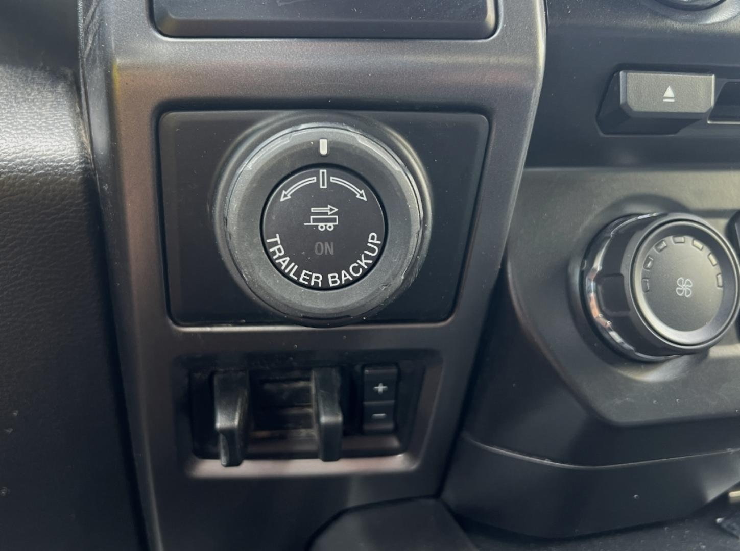 2018 SILVER /Black Cloth Ford F-150 XLT SuperCrew 5.5-ft. Bed 4WD (1FTEW1EG0JK) with an 3.5L V6 TURBO engine, Automatic transmission, located at 2990 Old Orchard Rd., Jackson, MO, 63755, 37.354214, -89.612106 - 2018 Ford F-150 XLT Local 1-Owner 124xxx miles 4x4 3.5L V6 Automatic Navigation Power/Heated Seats Backup Camera Bluetooth Remote Start Cruise Power Windows/Locks/Mirrors We have financing available and we accept trades! Fill out a credit application on our website or come by today! If - Photo#28