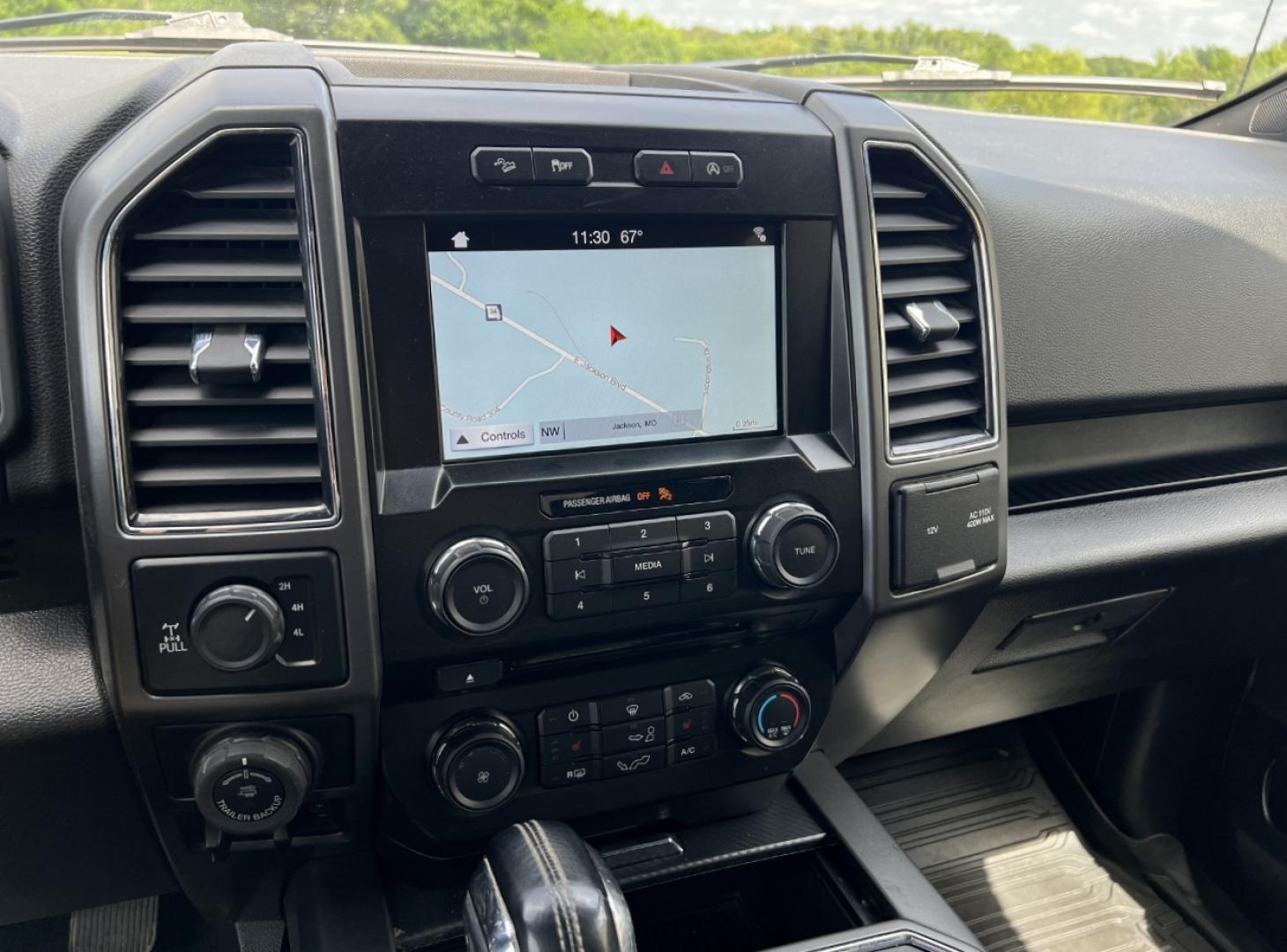2018 SILVER /Black Cloth Ford F-150 XLT SuperCrew 5.5-ft. Bed 4WD (1FTEW1EG0JK) with an 3.5L V6 TURBO engine, Automatic transmission, located at 2990 Old Orchard Rd., Jackson, MO, 63755, 37.354214, -89.612106 - 2018 Ford F-150 XLT Local 1-Owner 124xxx miles 4x4 3.5L V6 Automatic Navigation Power/Heated Seats Backup Camera Bluetooth Remote Start Cruise Power Windows/Locks/Mirrors We have financing available and we accept trades! Fill out a credit application on our website or come by today! If - Photo#26