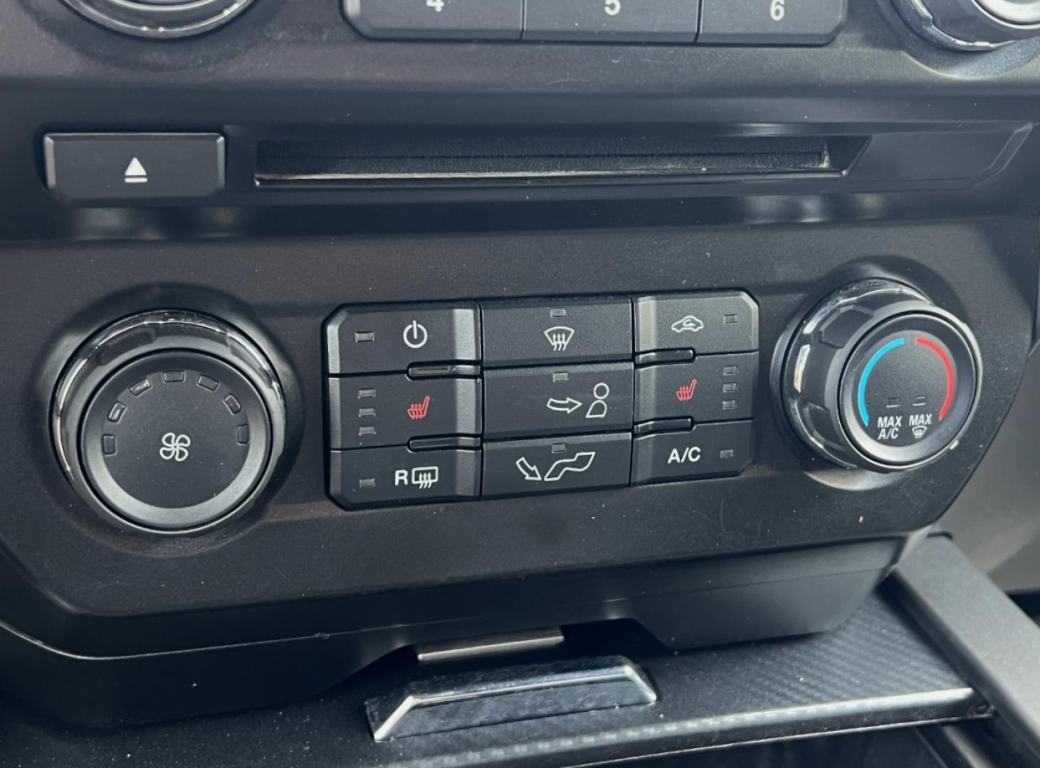 2018 SILVER /Black Cloth Ford F-150 XLT SuperCrew 5.5-ft. Bed 4WD (1FTEW1EG0JK) with an 3.5L V6 TURBO engine, Automatic transmission, located at 2990 Old Orchard Rd., Jackson, MO, 63755, 37.354214, -89.612106 - 2018 Ford F-150 XLT Local 1-Owner 124xxx miles 4x4 3.5L V6 Automatic Navigation Power/Heated Seats Backup Camera Bluetooth Remote Start Cruise Power Windows/Locks/Mirrors We have financing available and we accept trades! Fill out a credit application on our website or come by today! If - Photo#5